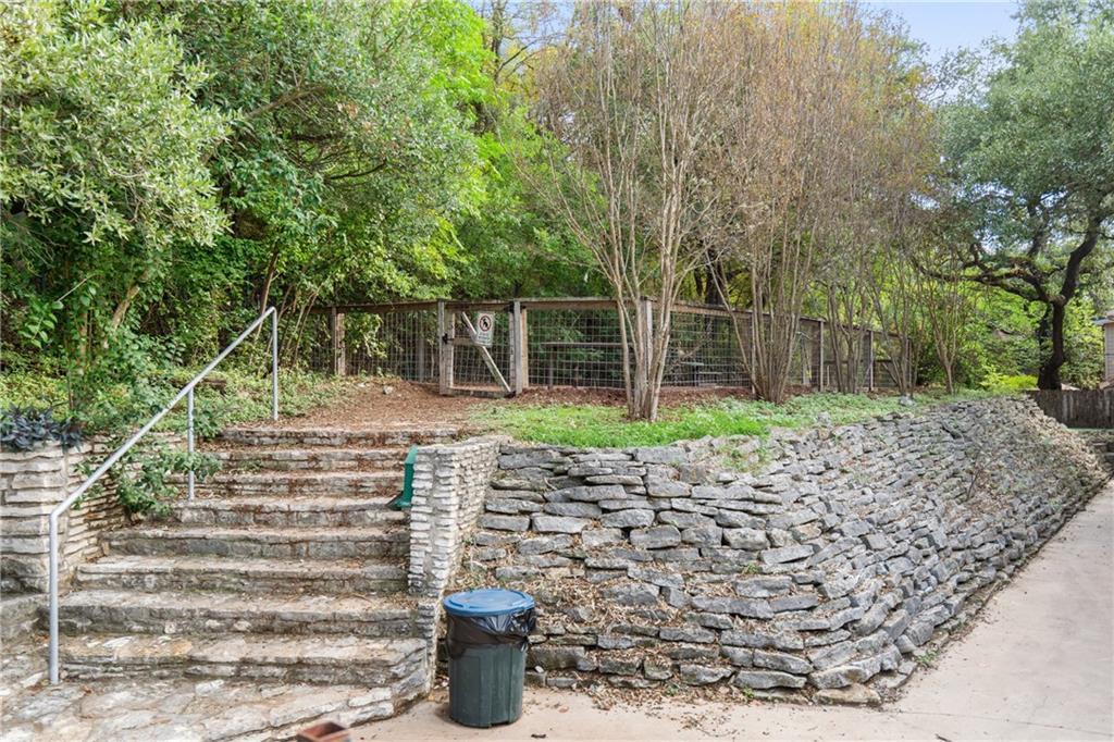 743 E Oltorf St # 201, Austin, TX 78704