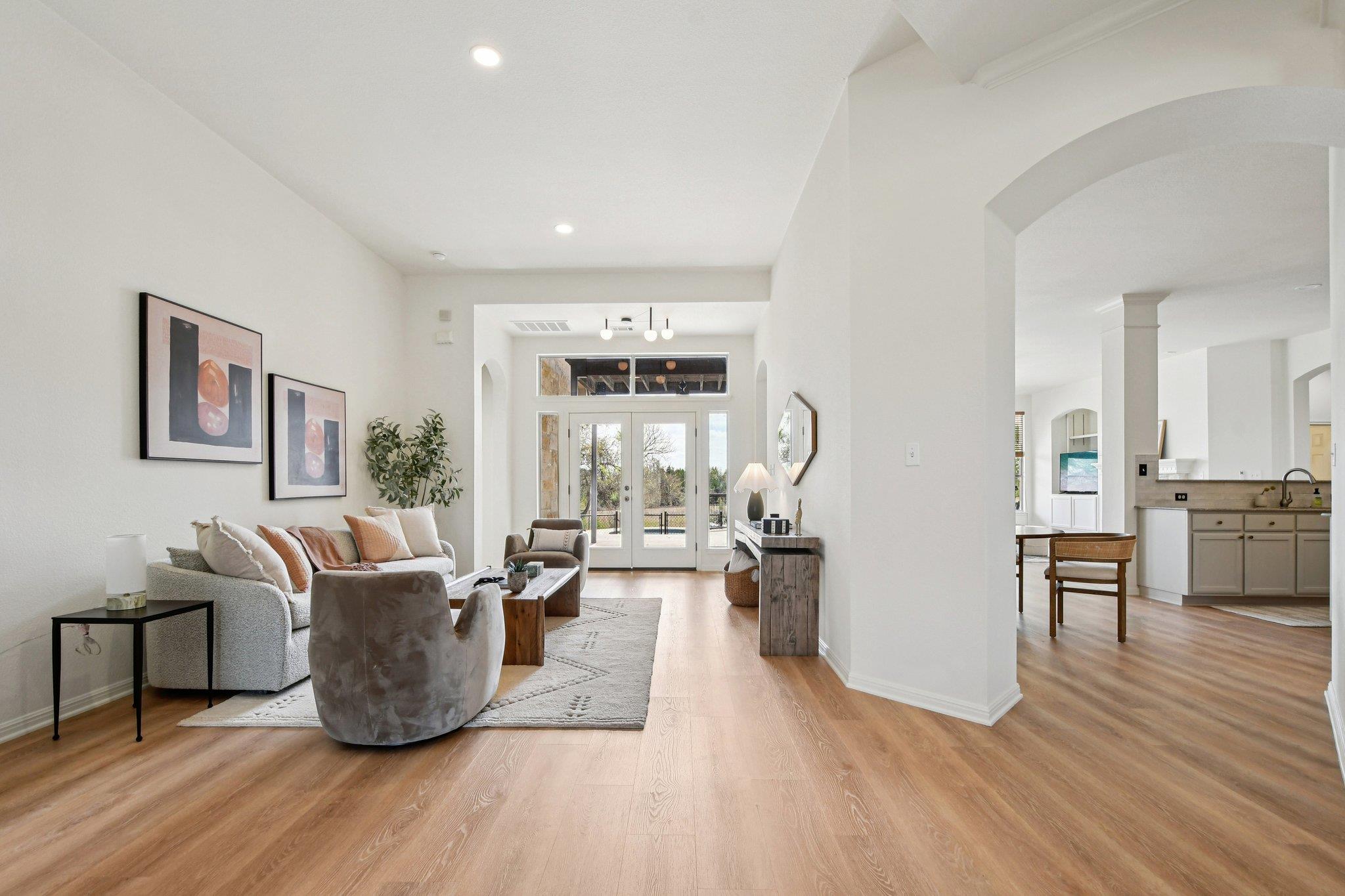 816 Drifting Wind Run, Dripping Springs, TX 78620