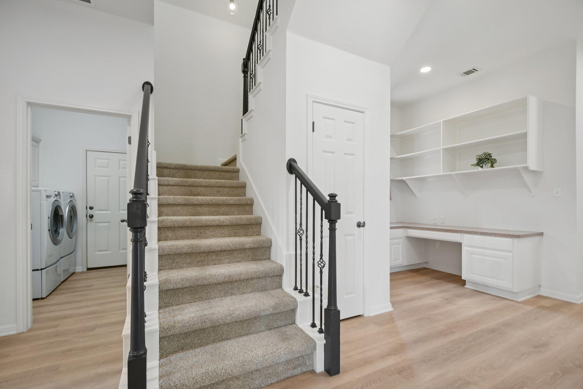 816 Drifting Wind Run, Dripping Springs, TX 78620