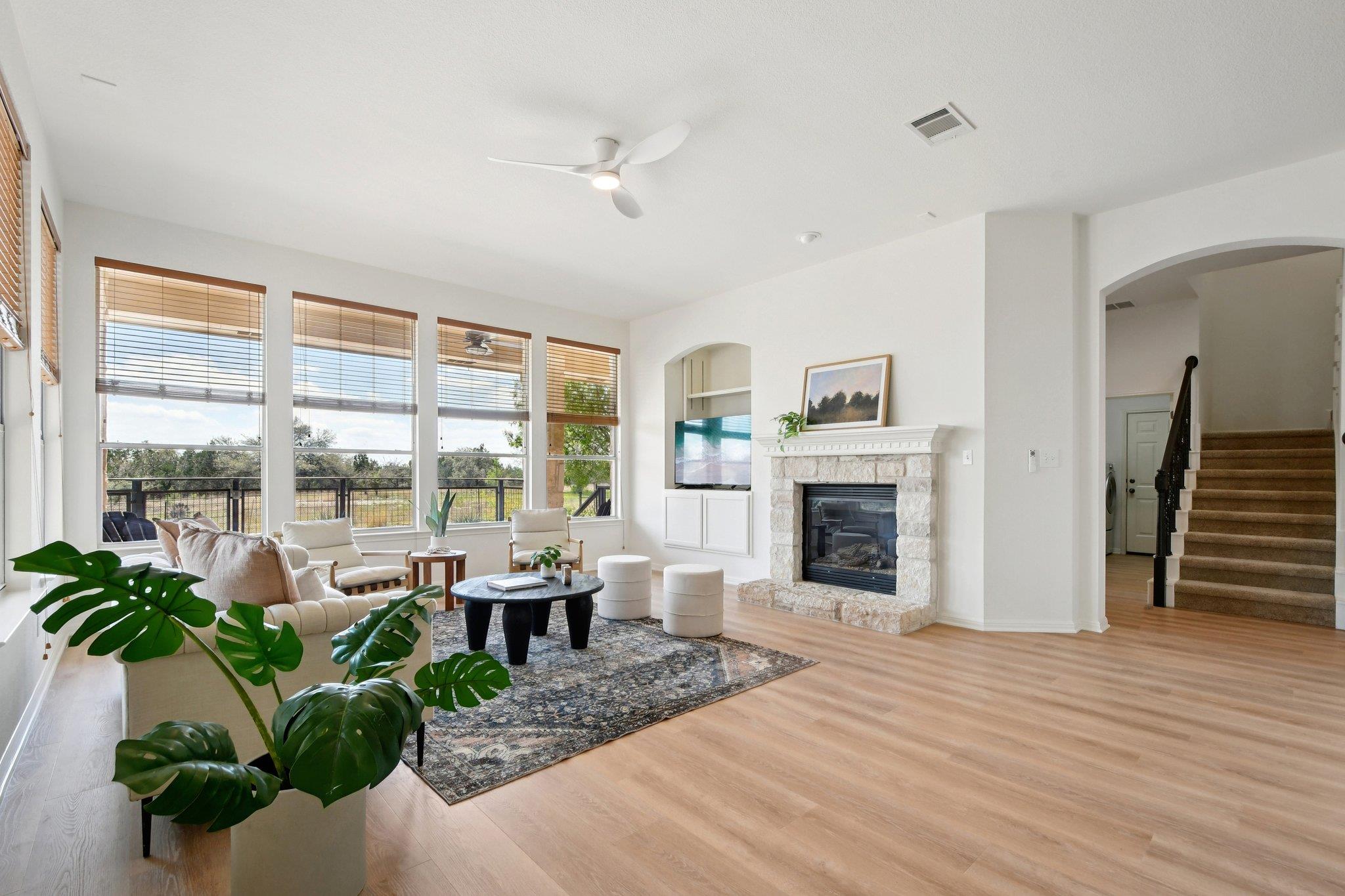 816 Drifting Wind Run, Dripping Springs, TX 78620