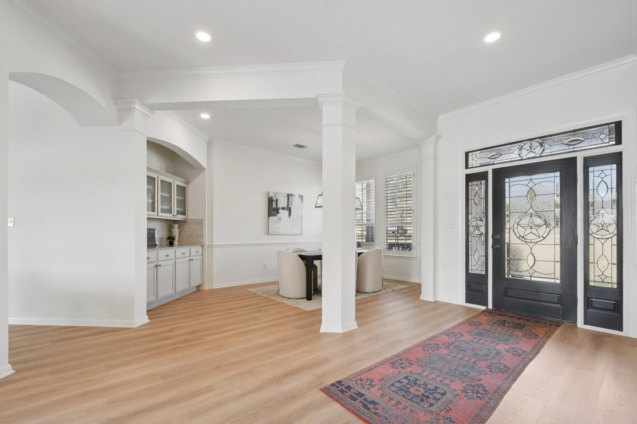 816 Drifting Wind Run, Dripping Springs, TX 78620