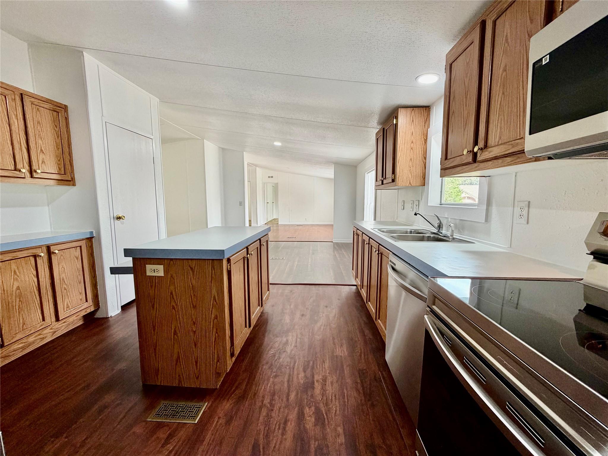 831 Rolling Block Dr, Liberty Hill, TX 78642