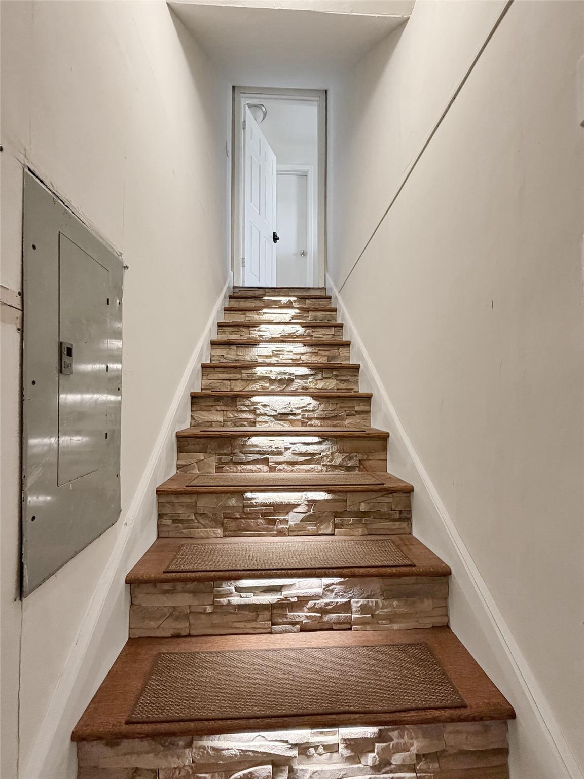 231 Vip Dr, Canyon Lake, TX 78133