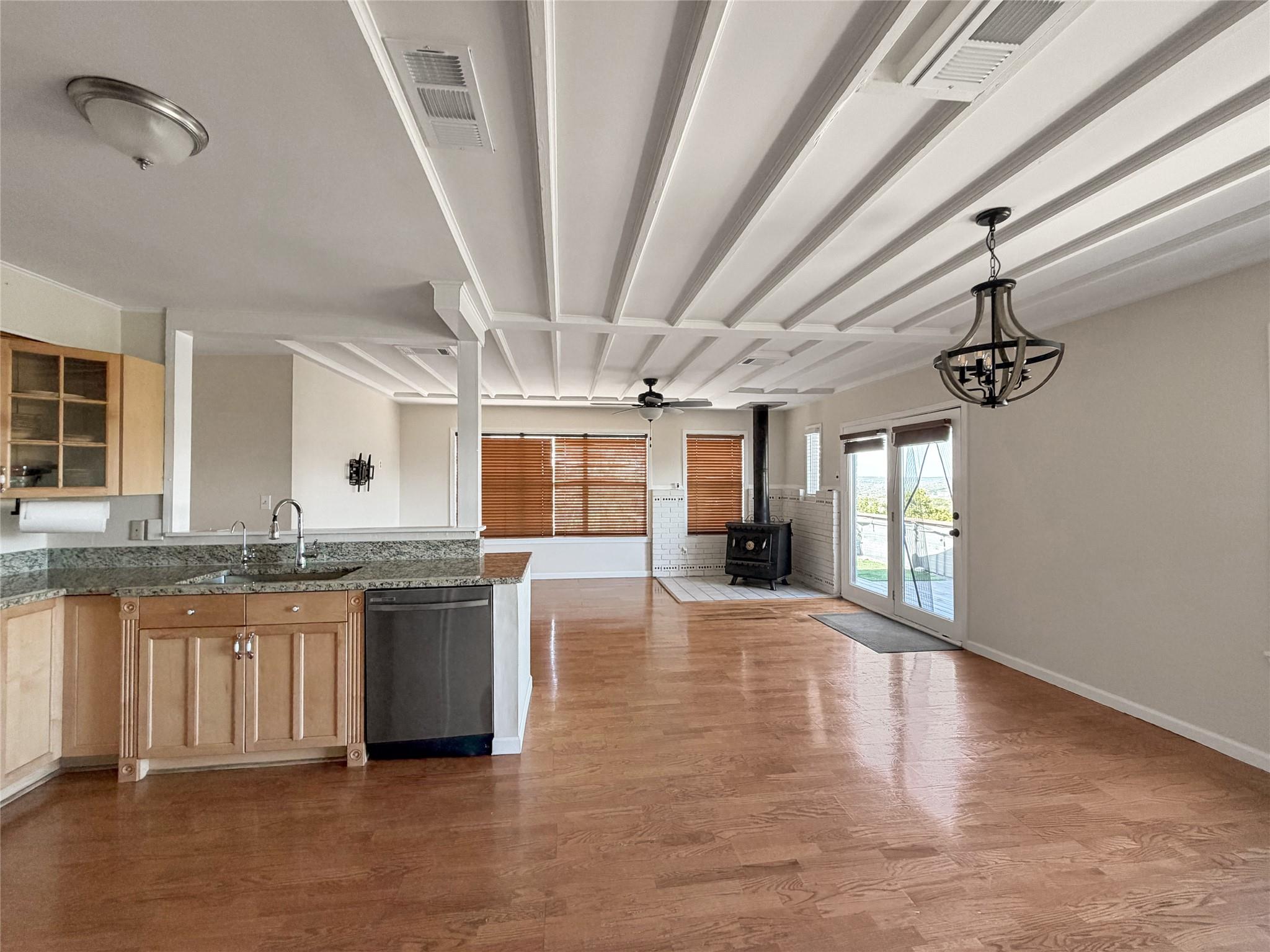 231 Vip Dr, Canyon Lake, TX 78133