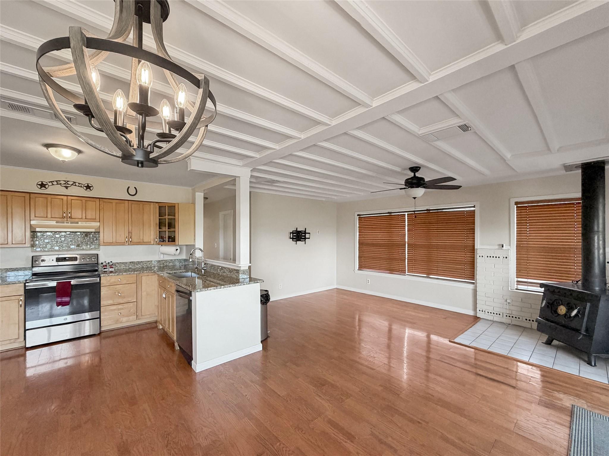 231 Vip Dr, Canyon Lake, TX 78133