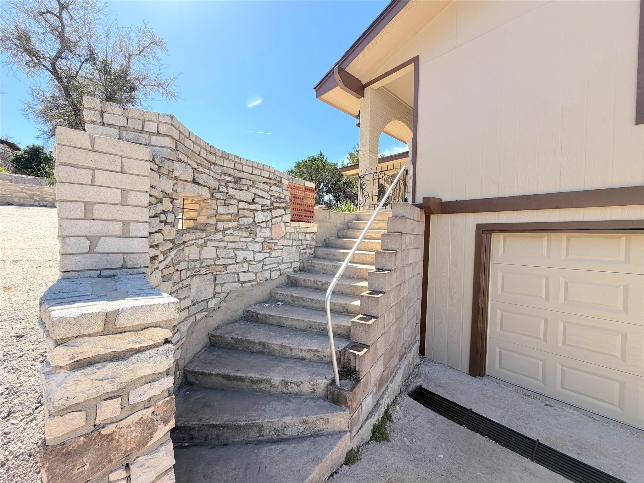 231 Vip Dr, Canyon Lake, TX 78133