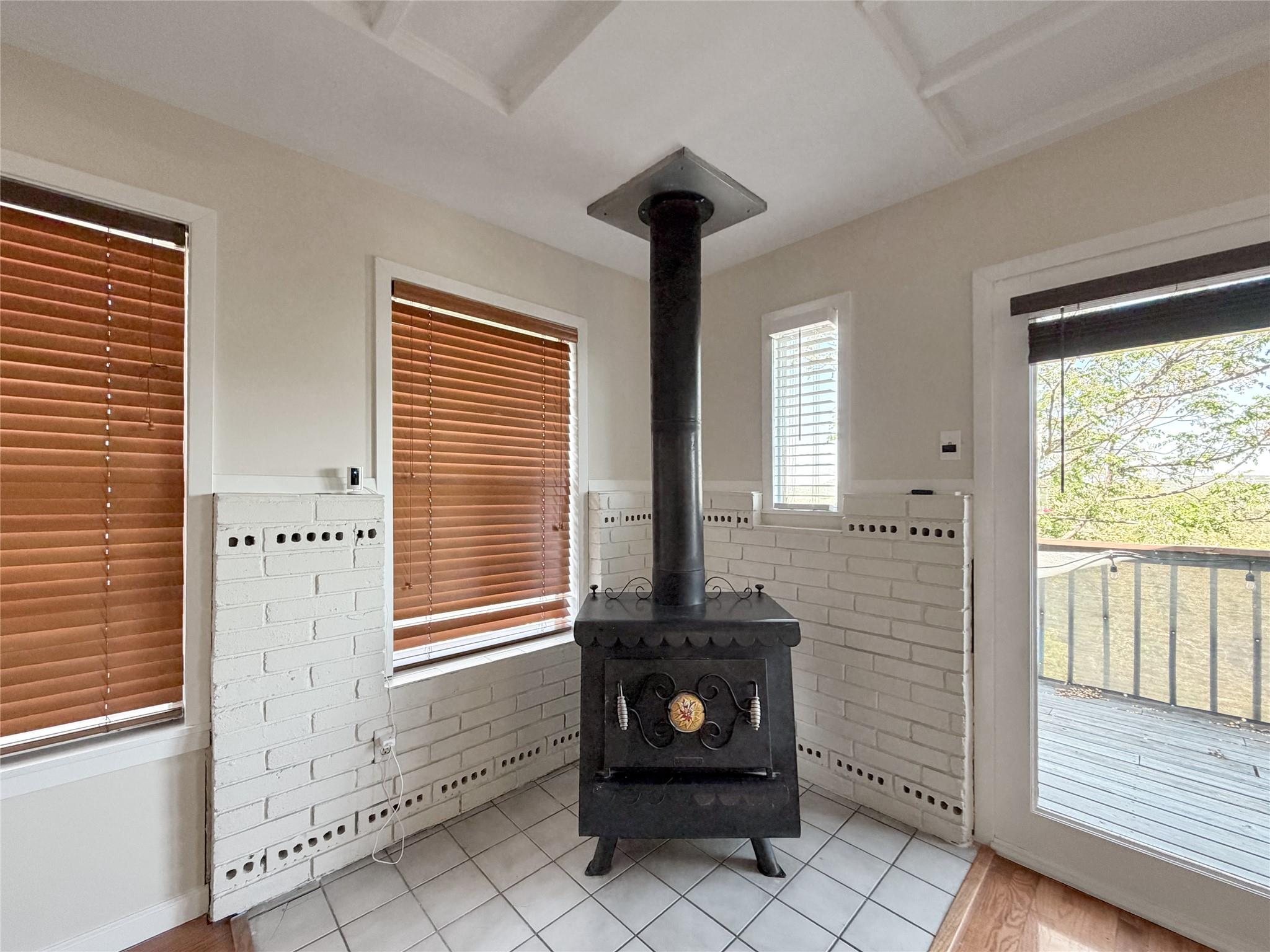 231 Vip Dr, Canyon Lake, TX 78133