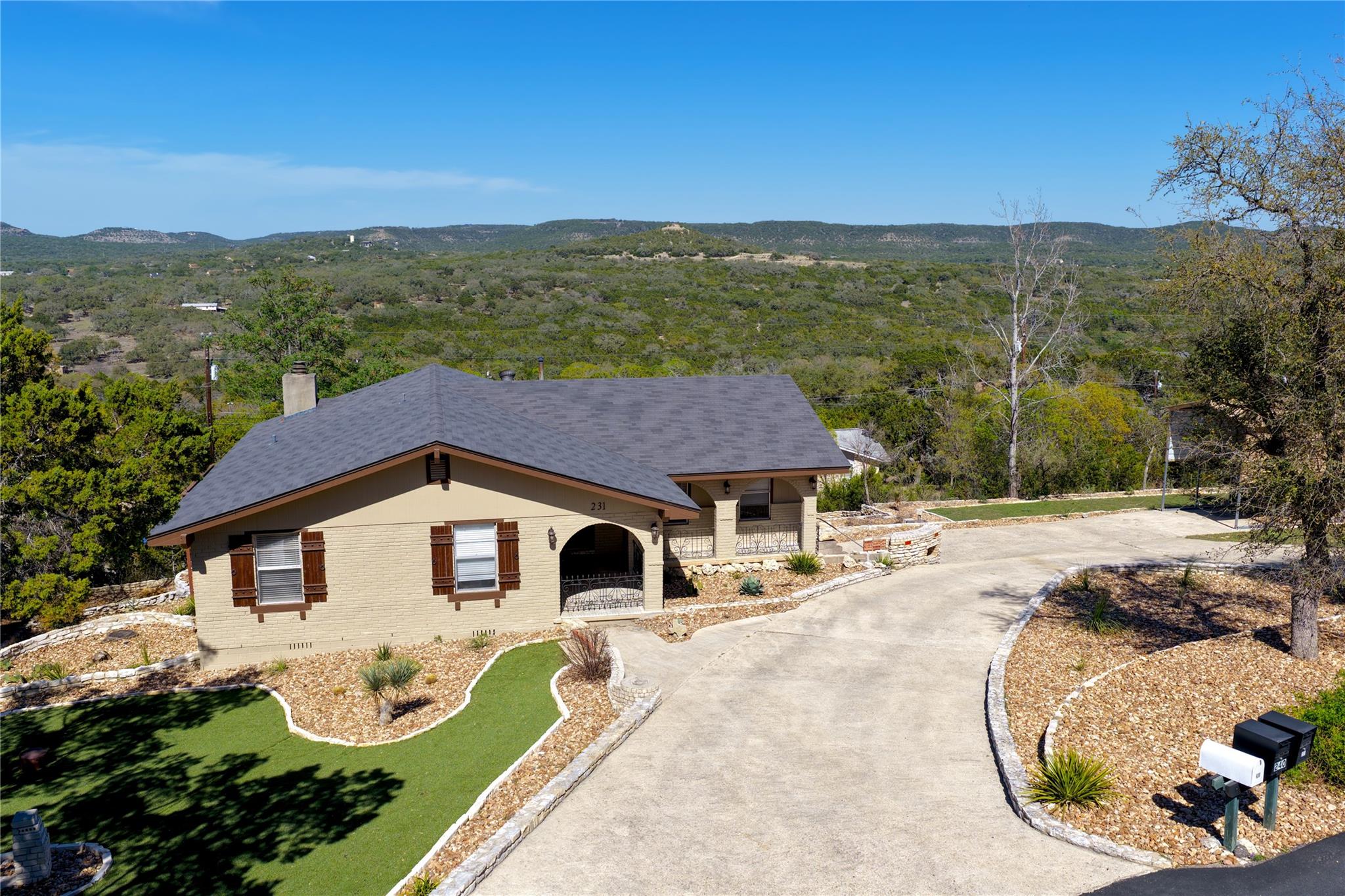 231 Vip Dr, Canyon Lake, TX 78133