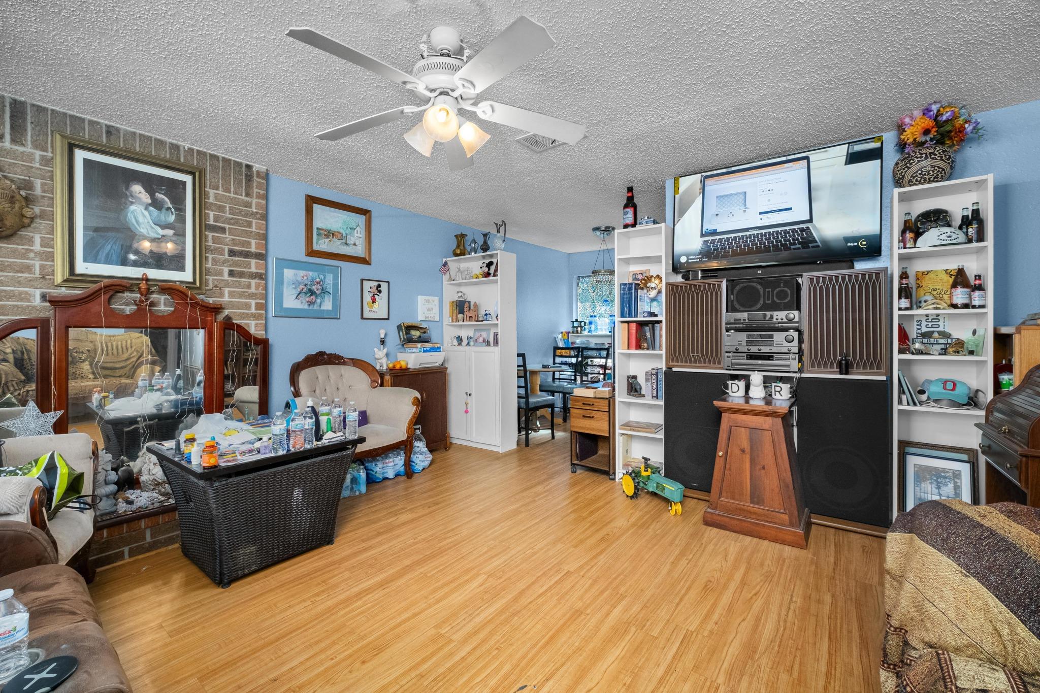 411 Thelma Dr, Austin, TX 78745