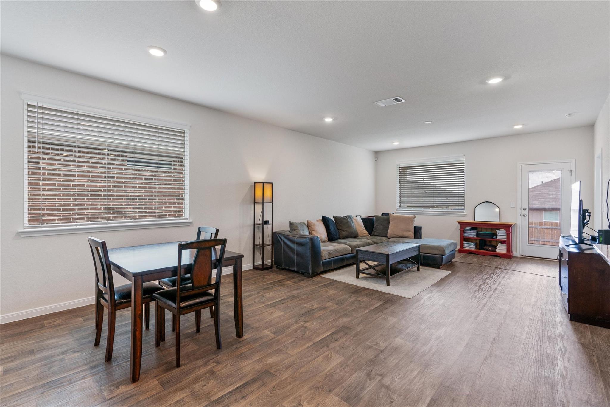 301 Brooklyn Dr, Georgetown, TX 78626