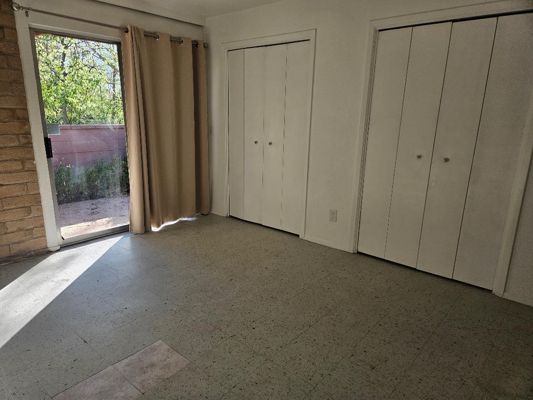 410 E 9th St # C, Elgin, TX 78621