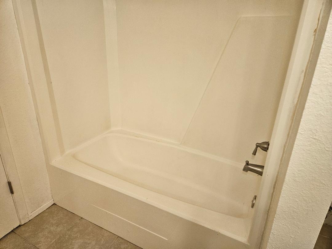 410 E 9th St # C, Elgin, TX 78621