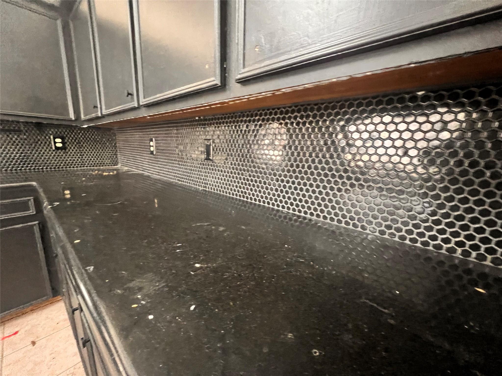 10806 West Lakeview Dr, Jonestown, TX 78645