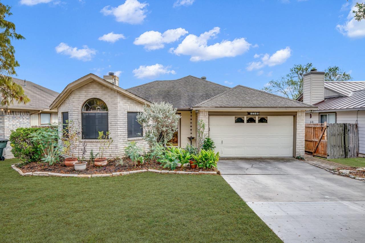 1133 Lago Vista St, San Marcos, TX 78666