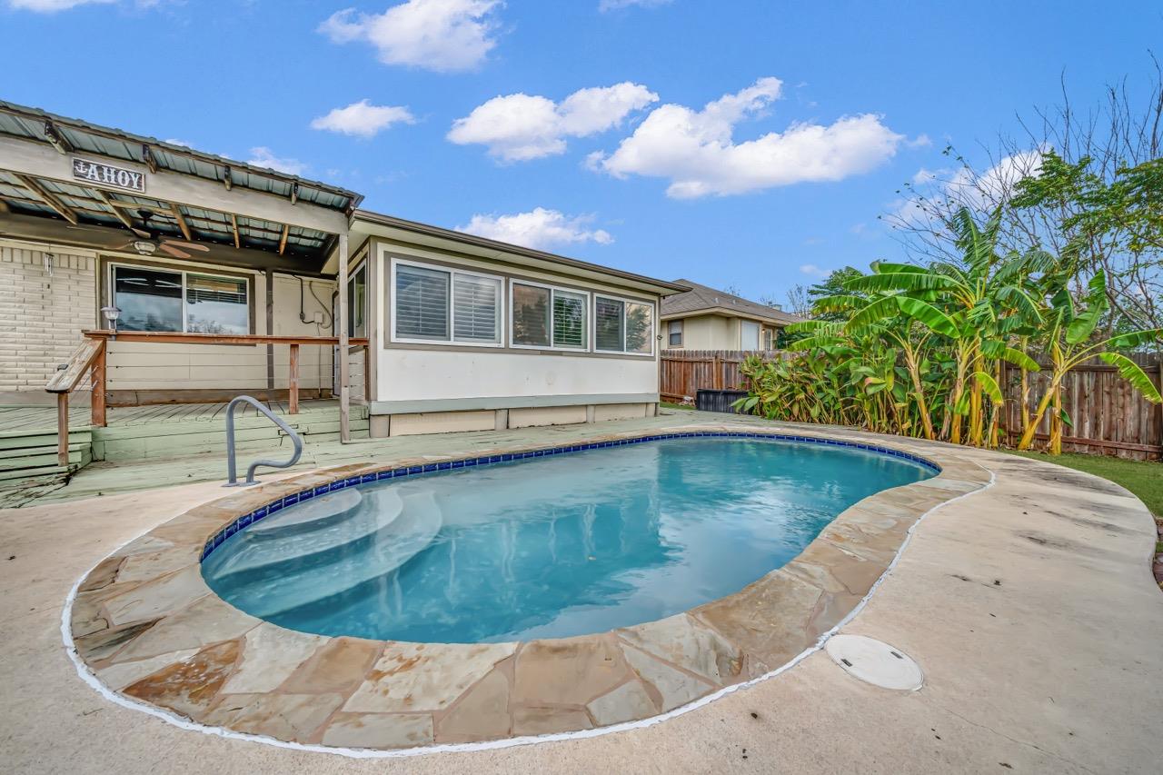 1133 Lago Vista St, San Marcos, TX 78666