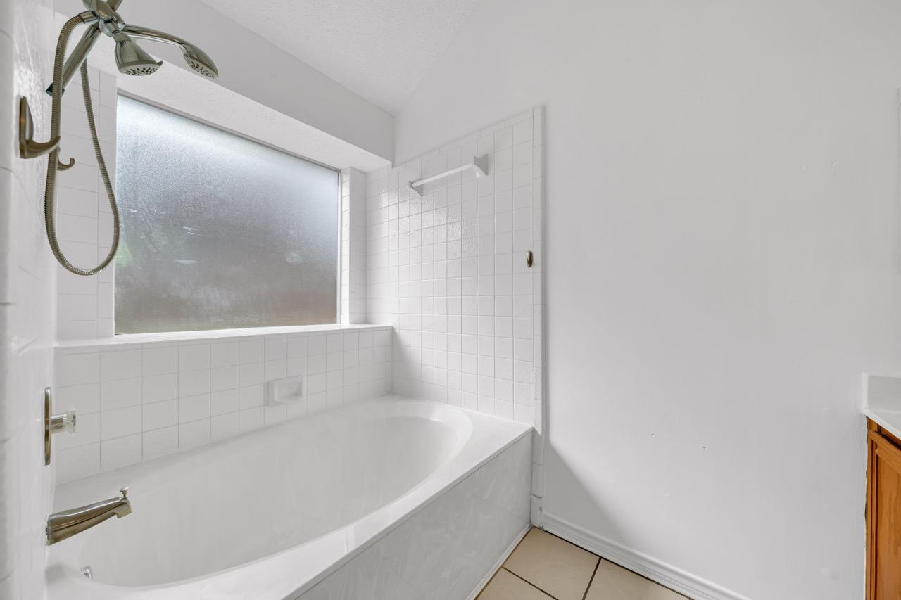 1133 Lago Vista St, San Marcos, TX 78666