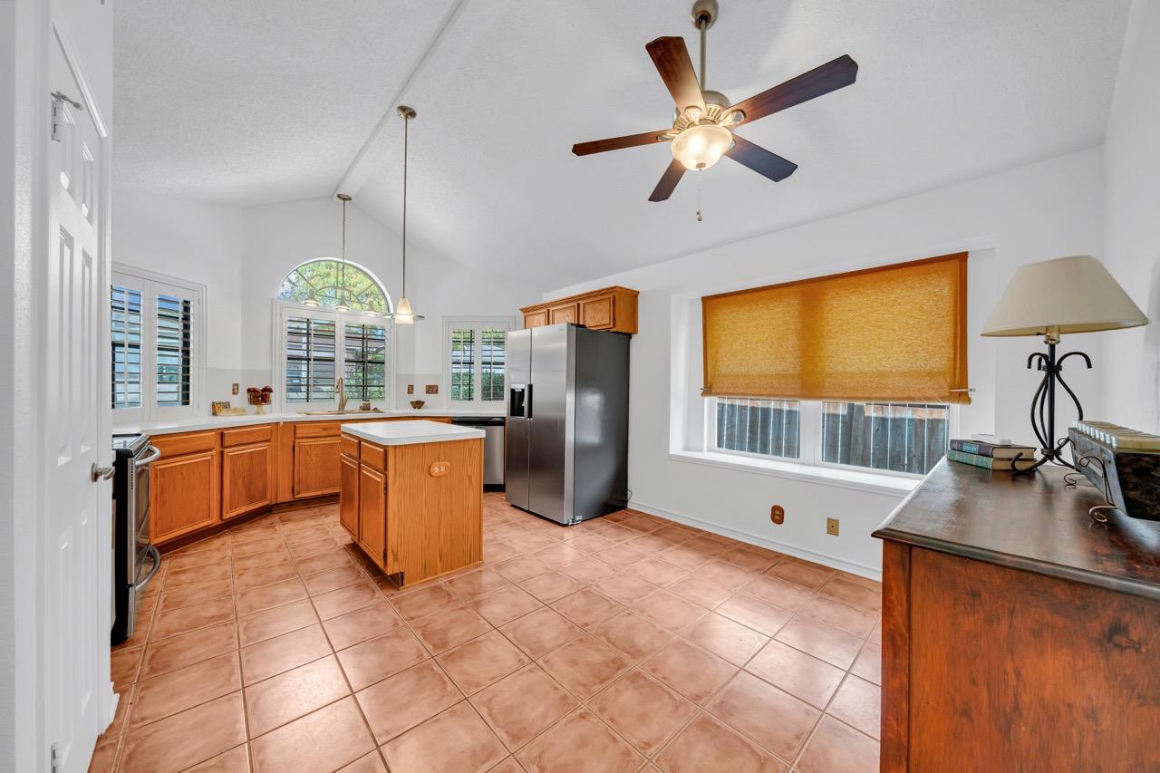 1133 Lago Vista St, San Marcos, TX 78666