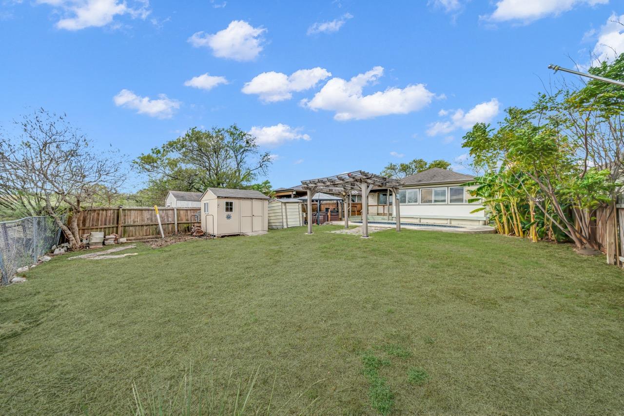 1133 Lago Vista St, San Marcos, TX 78666