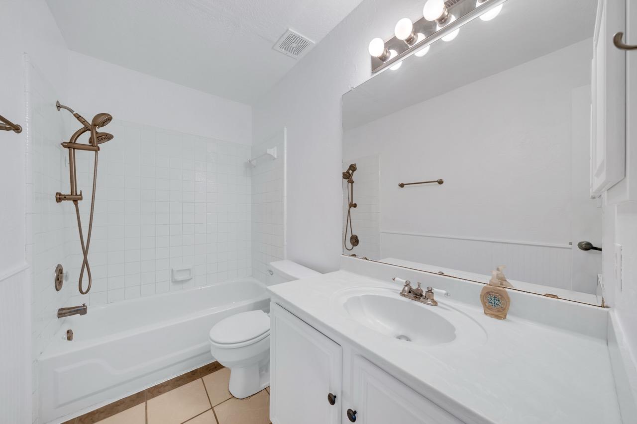 1133 Lago Vista St, San Marcos, TX 78666