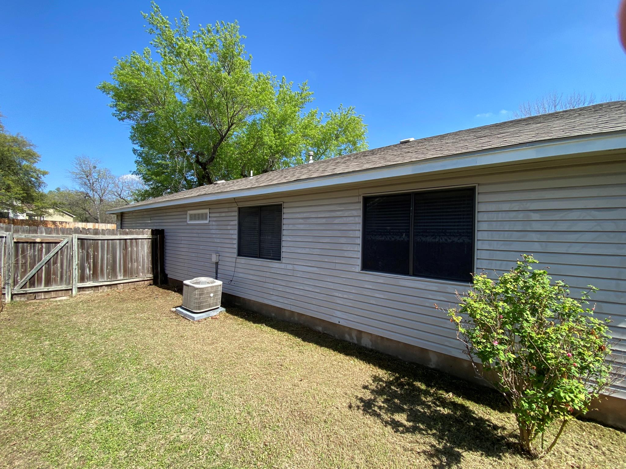 8305 Fort Sumter Rd, Austin, TX 78745