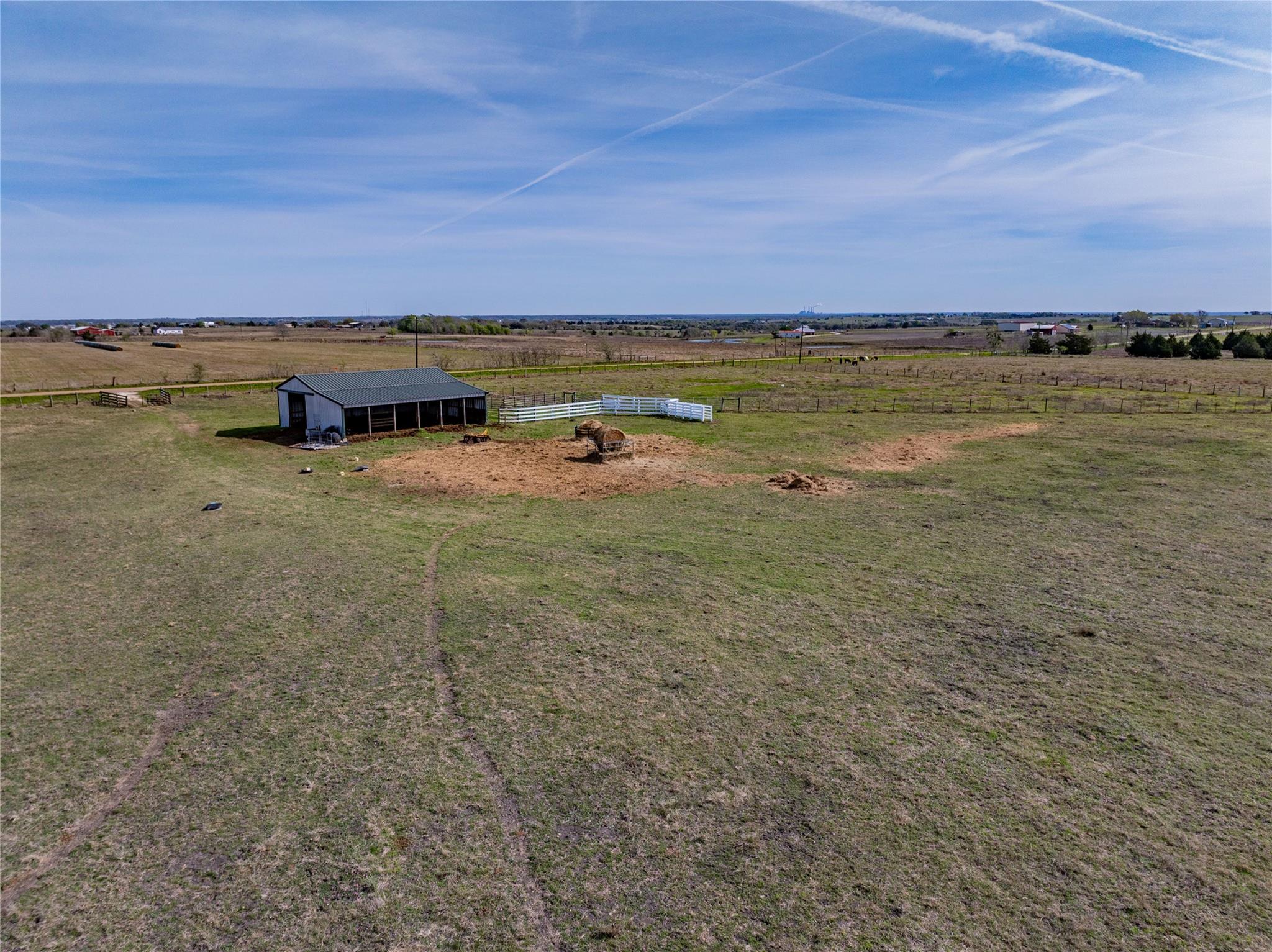 555 Knape Rd, La Grange, TX 78945