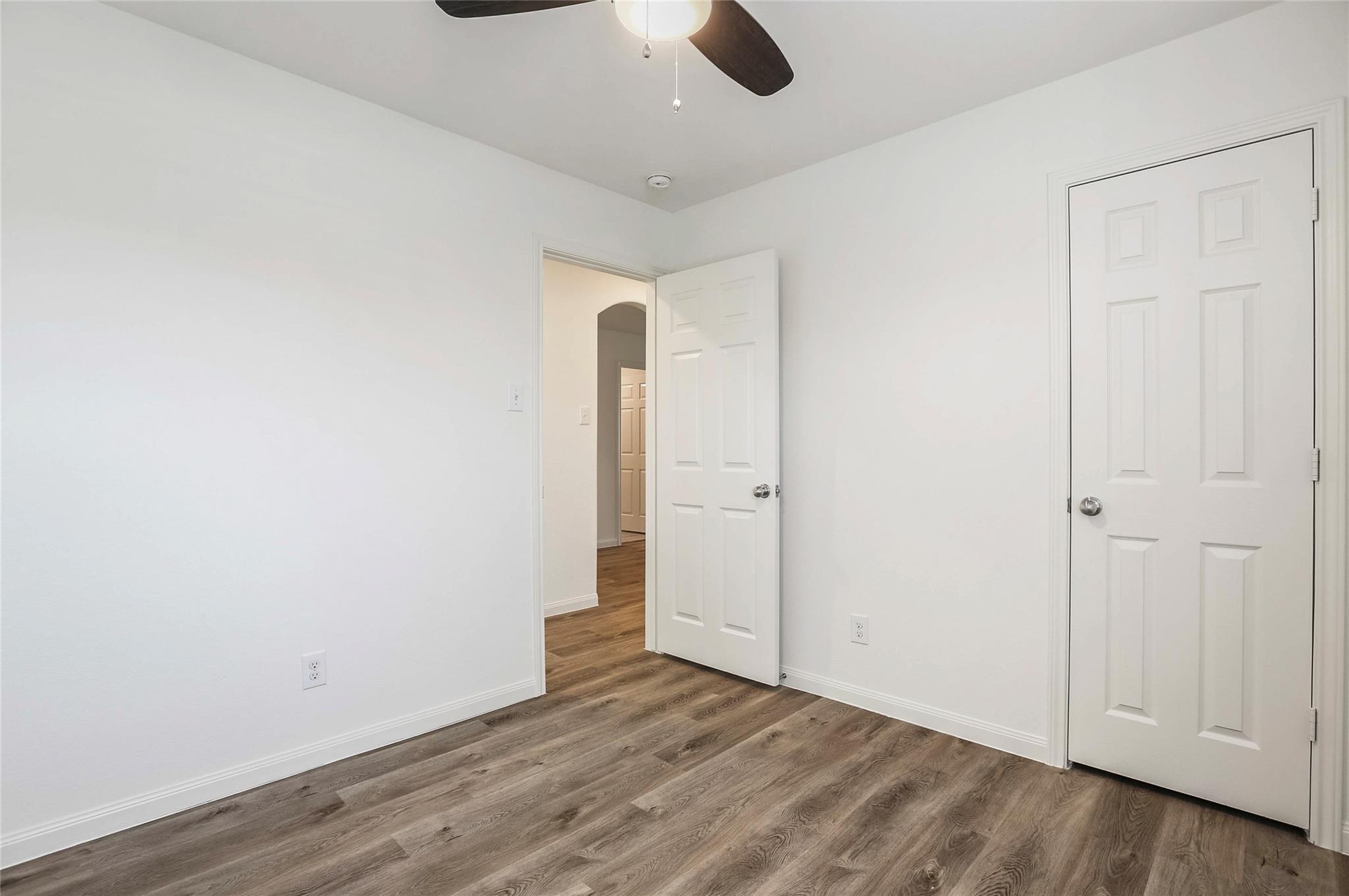 100 Robertson Ln, Jarrell, TX 76537