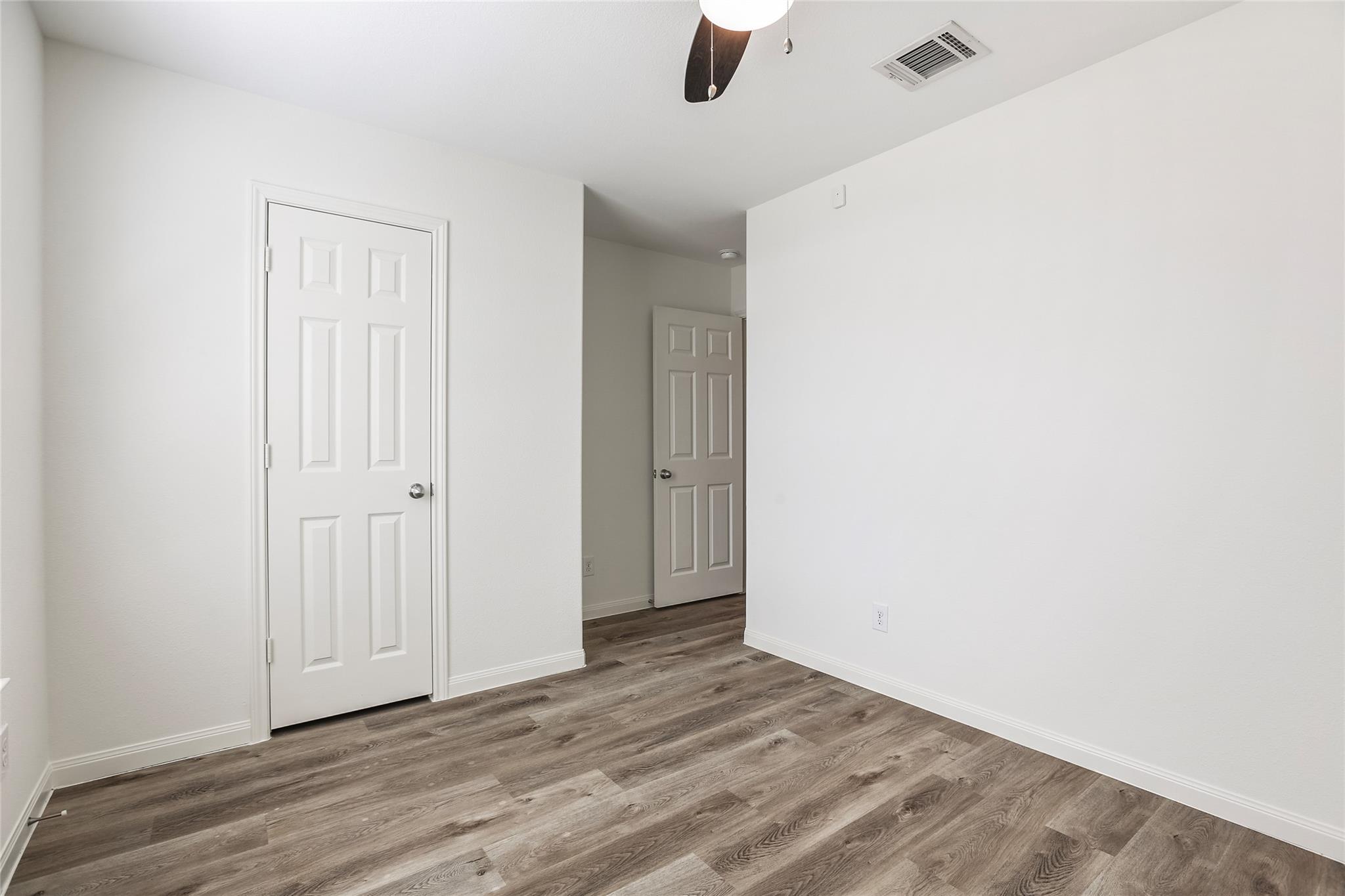 100 Robertson Ln, Jarrell, TX 76537