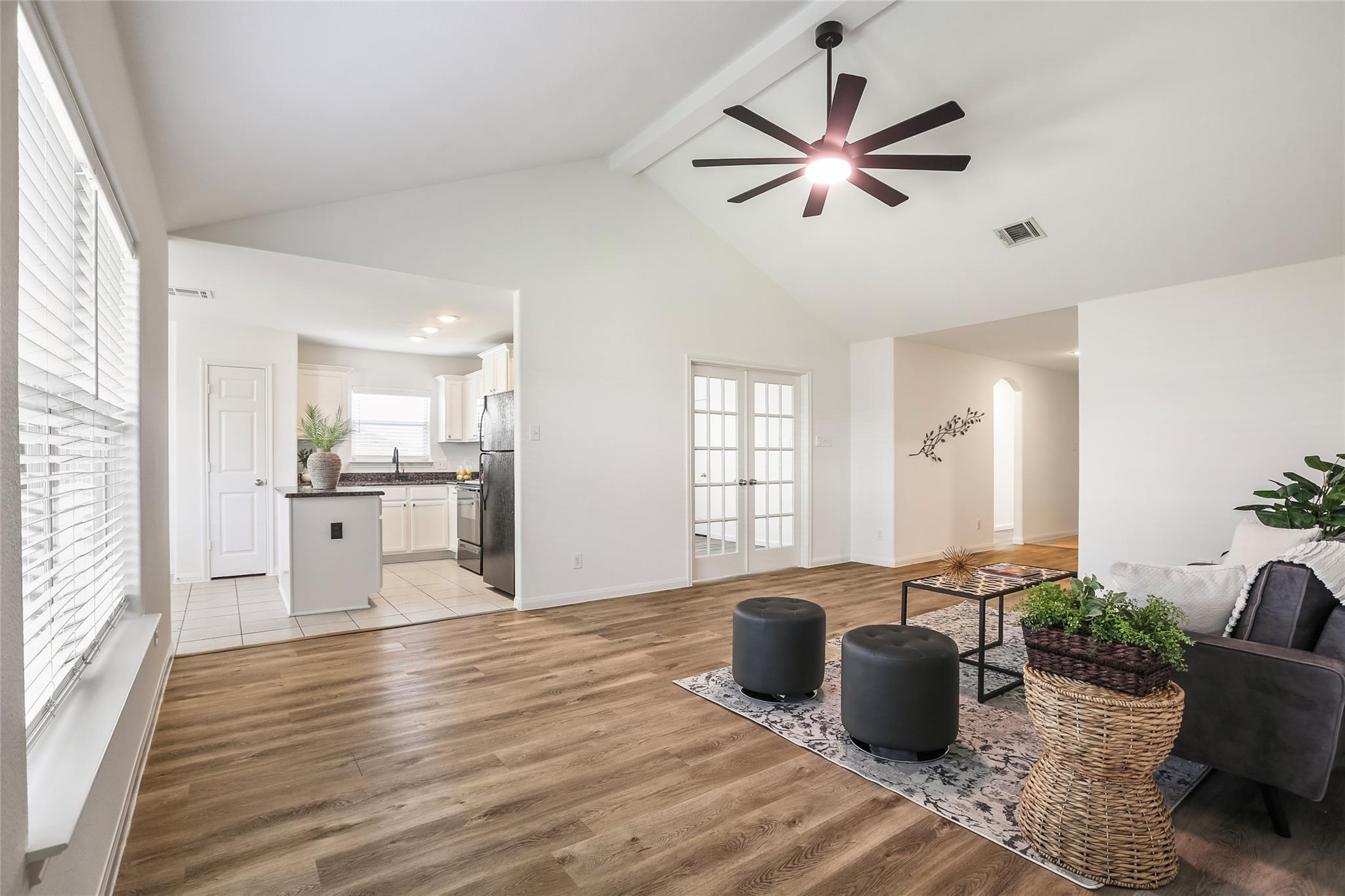 100 Robertson Ln, Jarrell, TX 76537