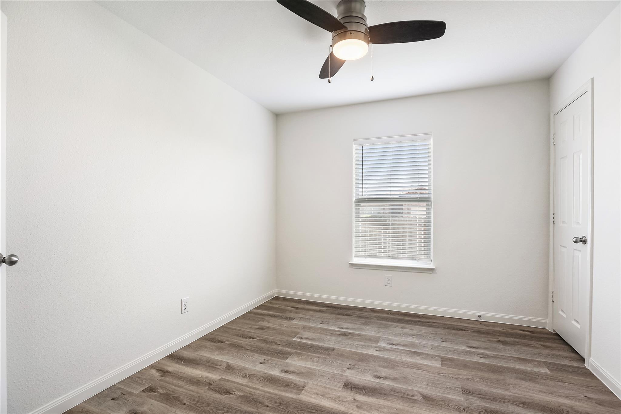 100 Robertson Ln, Jarrell, TX 76537