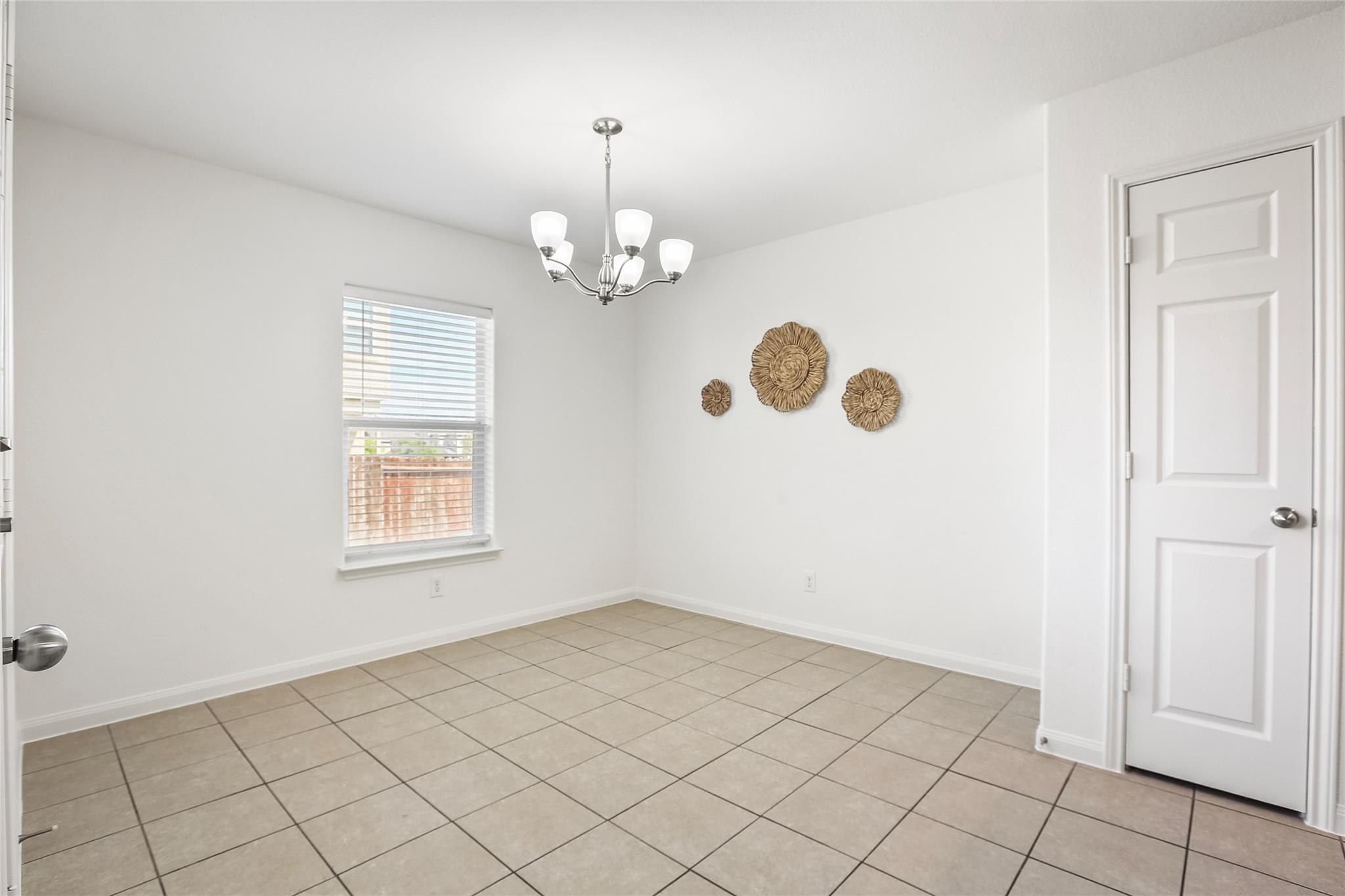 100 Robertson Ln, Jarrell, TX 76537