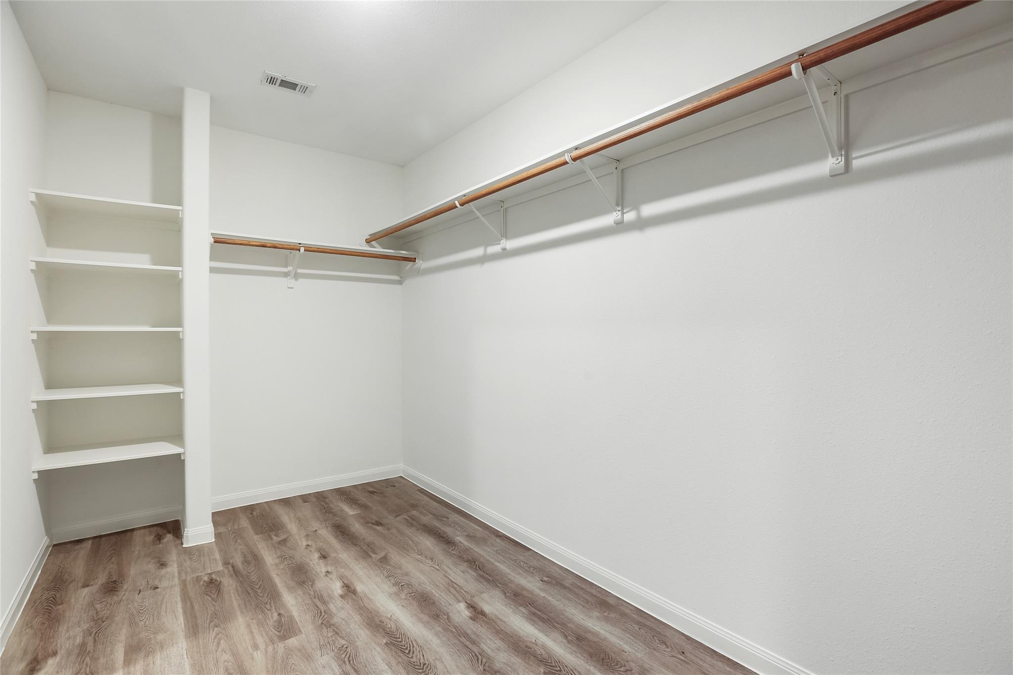 100 Robertson Ln, Jarrell, TX 76537