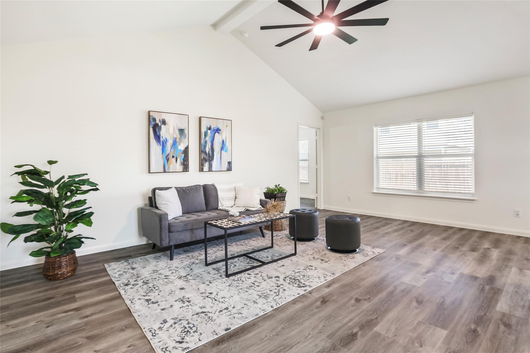 100 Robertson Ln, Jarrell, TX 76537