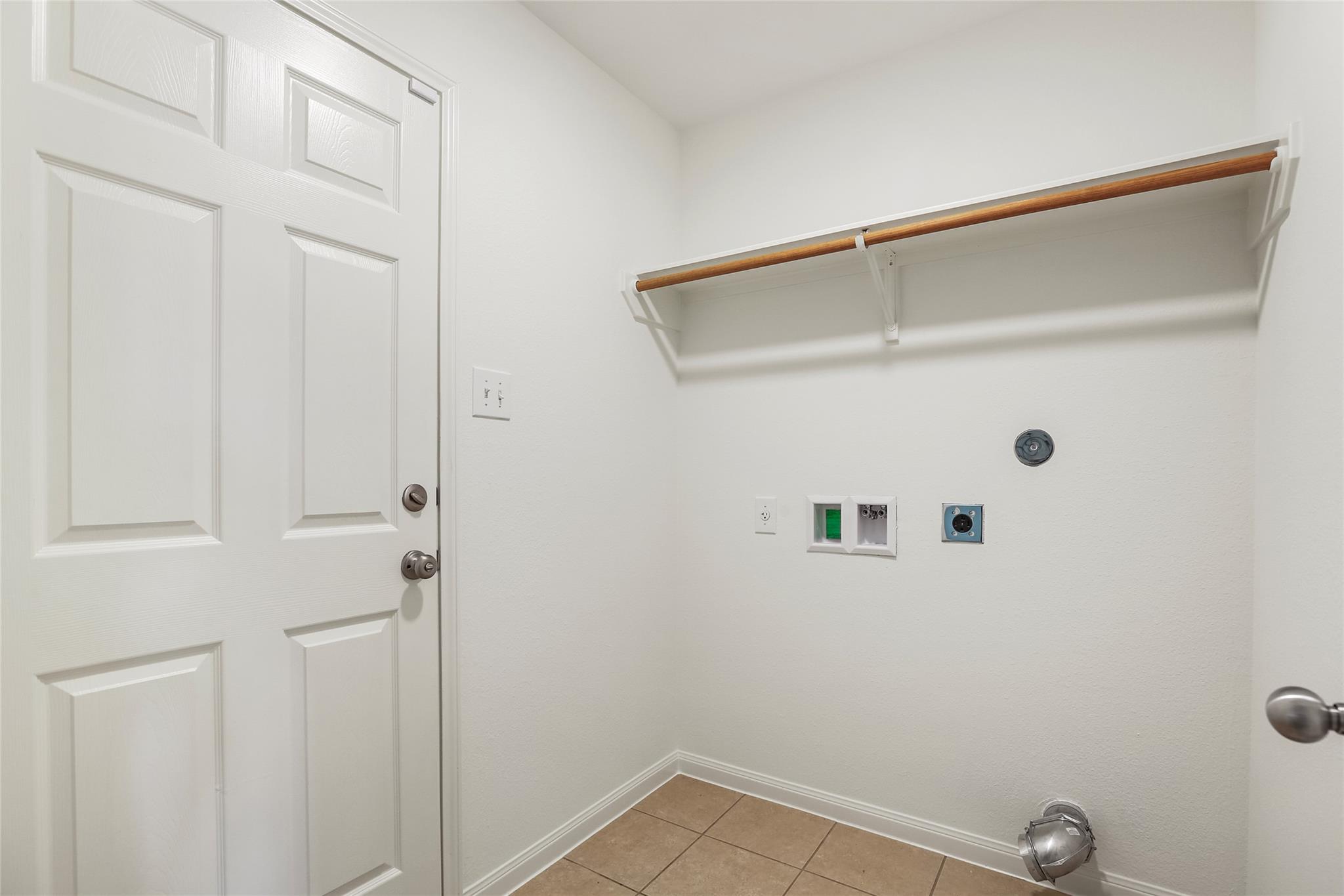 100 Robertson Ln, Jarrell, TX 76537