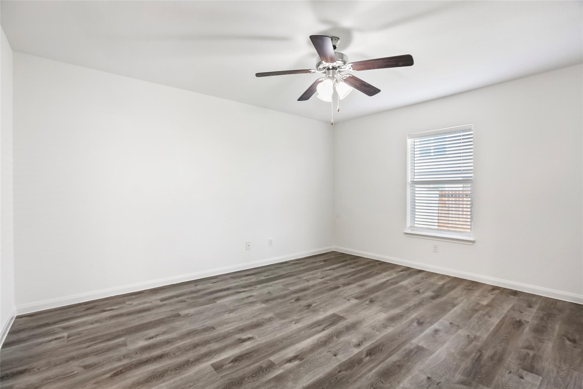 100 Robertson Ln, Jarrell, TX 76537