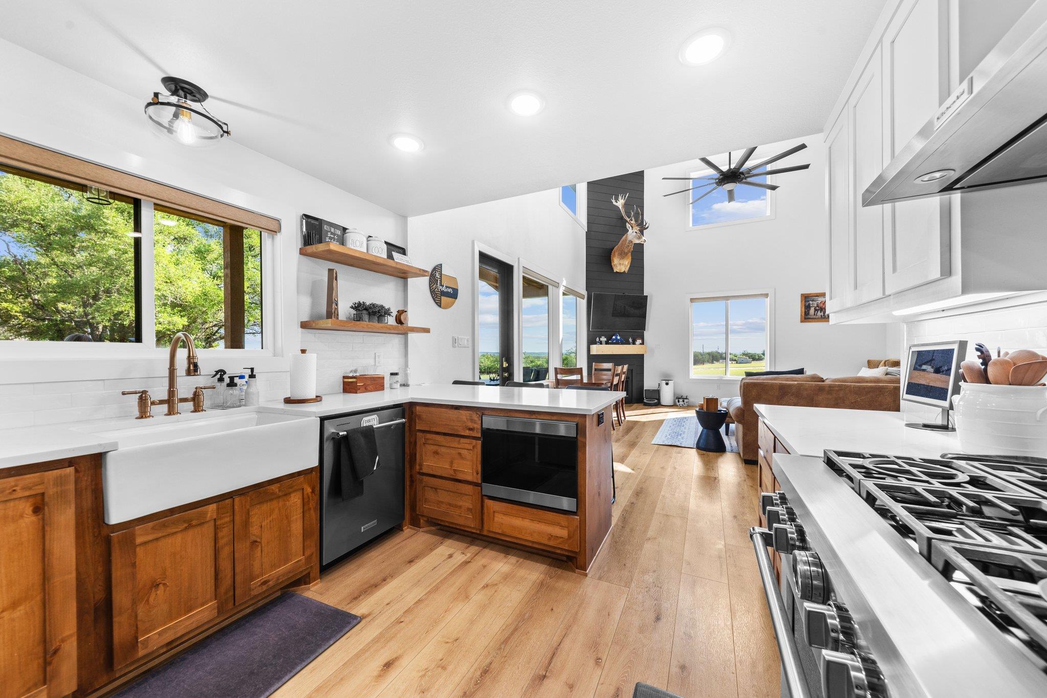 1800 Diamond Ridge Dr, Lampasas, TX 76550