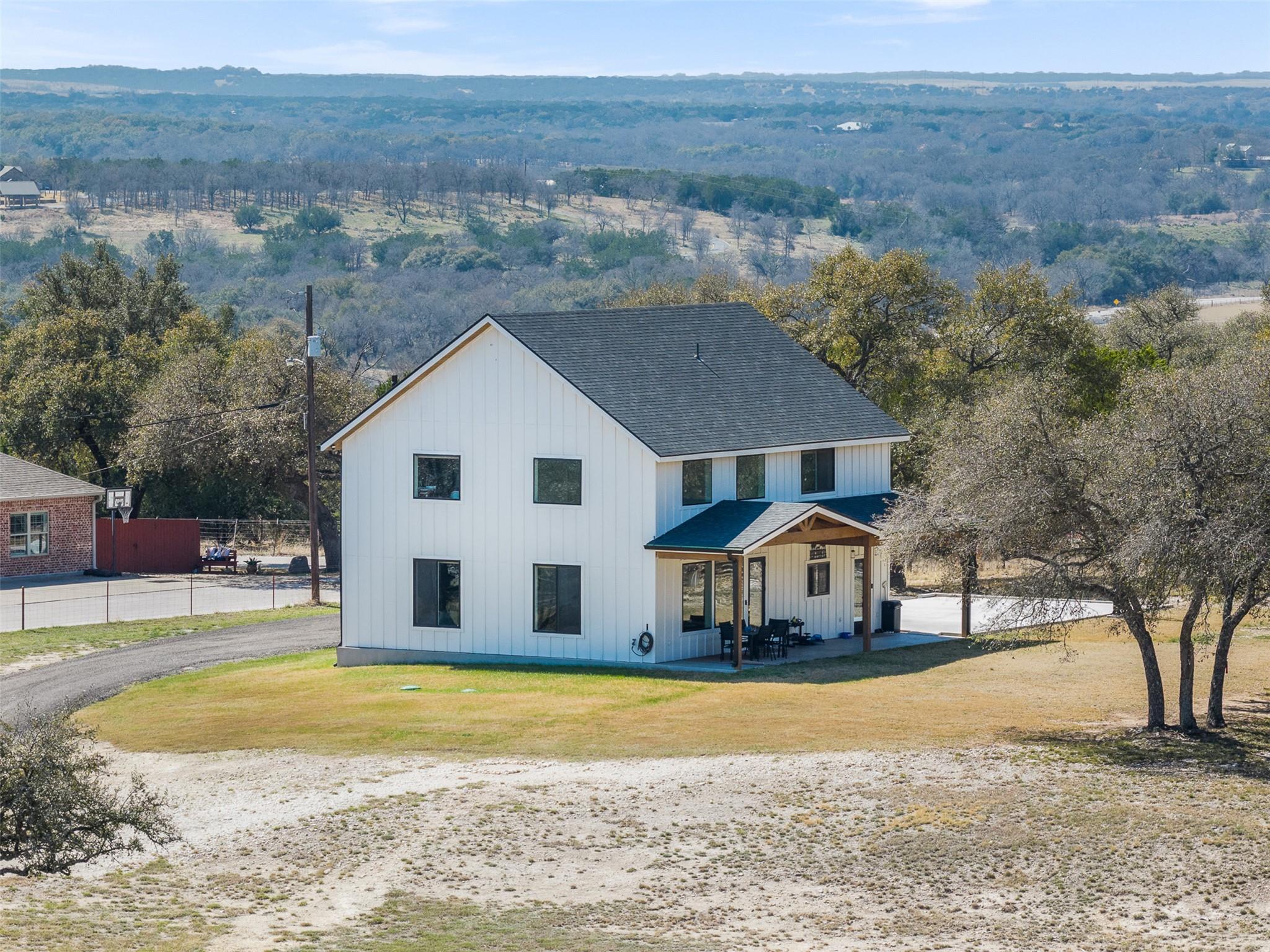 1800 Diamond Ridge Dr, Lampasas, TX 76550