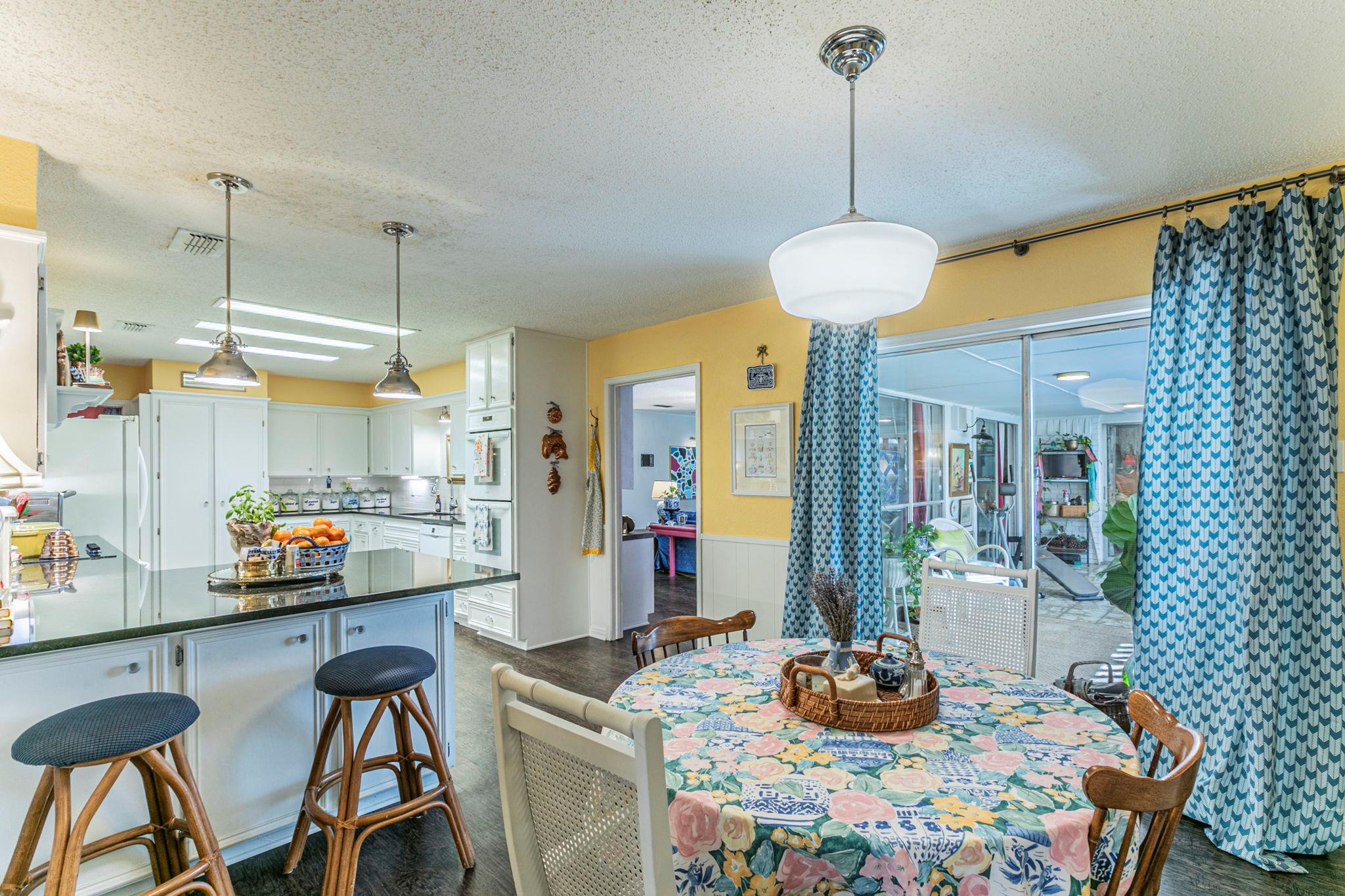 208 Highland Oaks Dr, Harker Heights, TX 76548