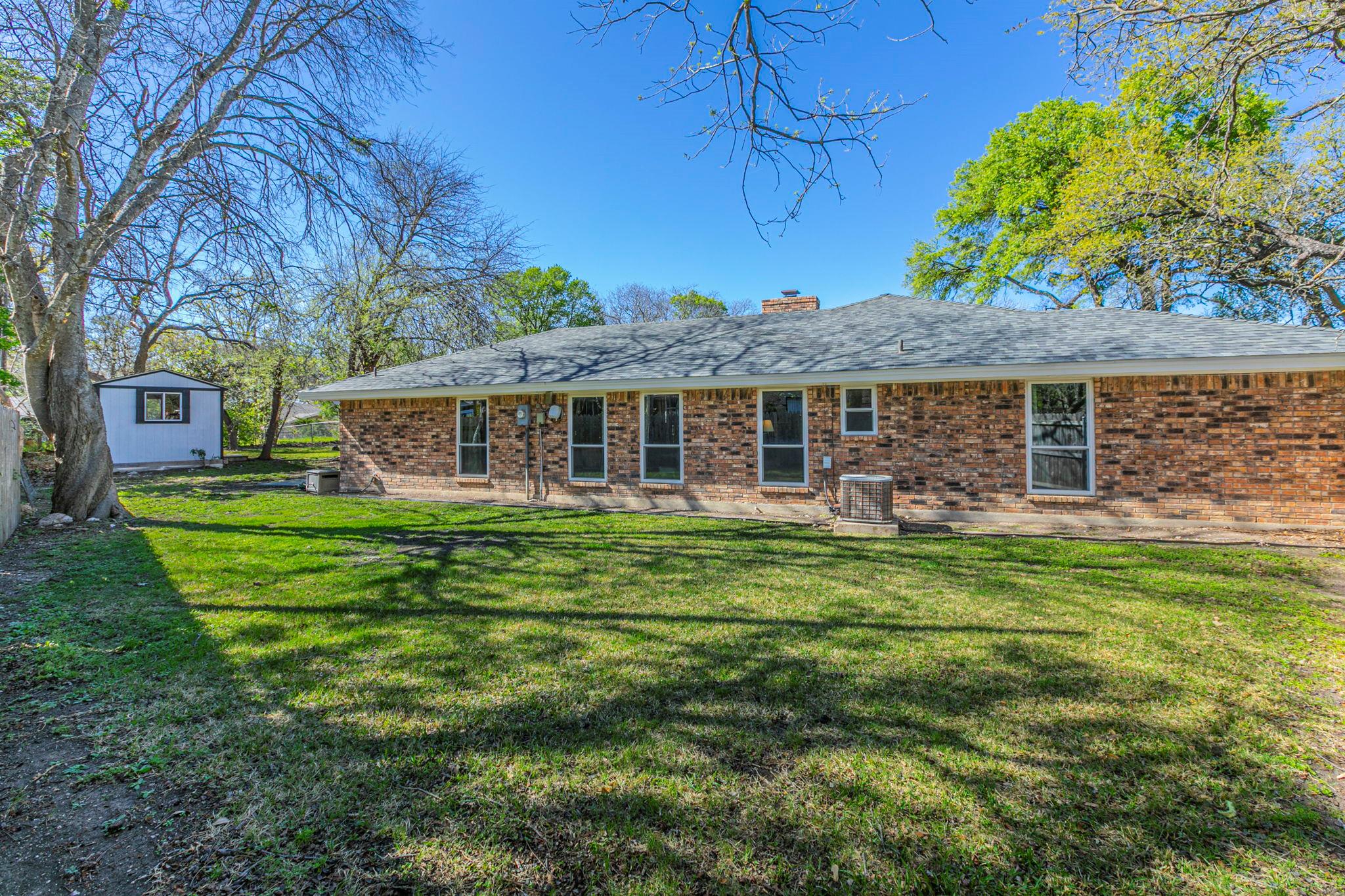 208 Highland Oaks Dr, Harker Heights, TX 76548
