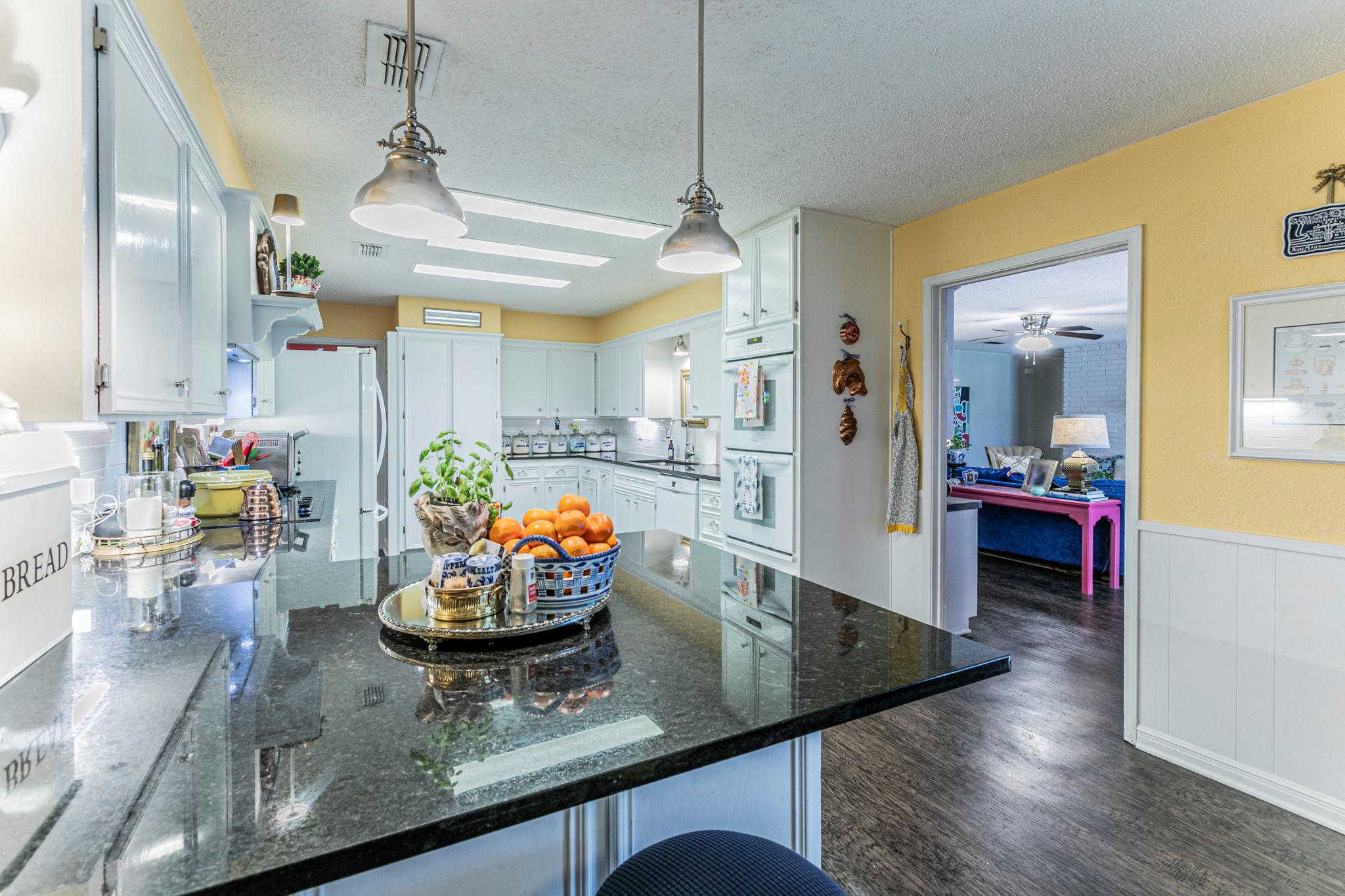 208 Highland Oaks Dr, Harker Heights, TX 76548