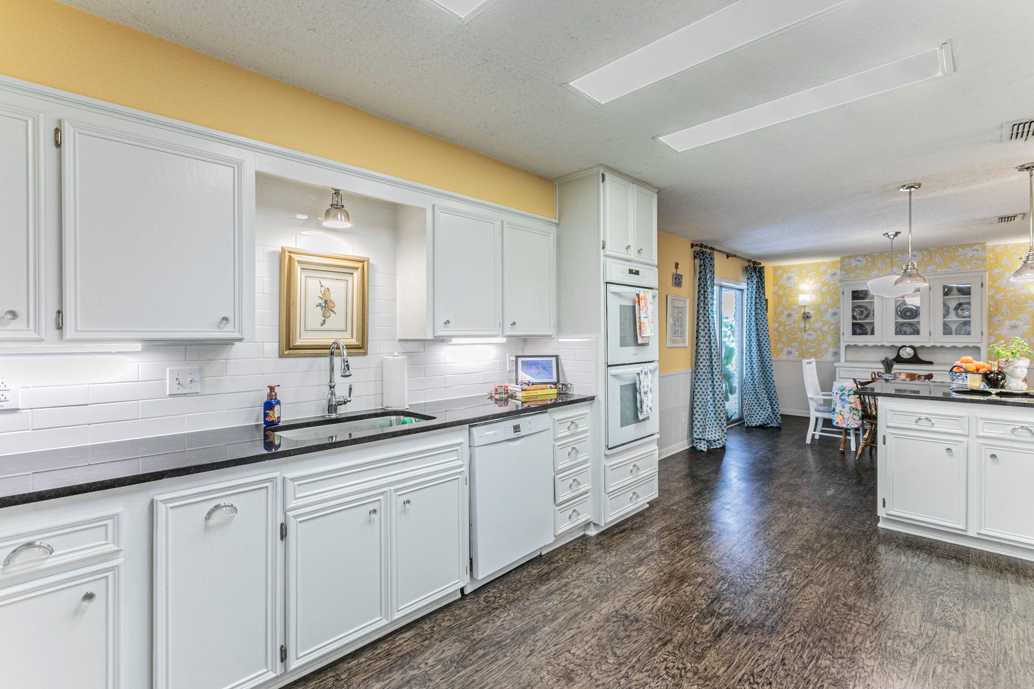 208 Highland Oaks Dr, Harker Heights, TX 76548