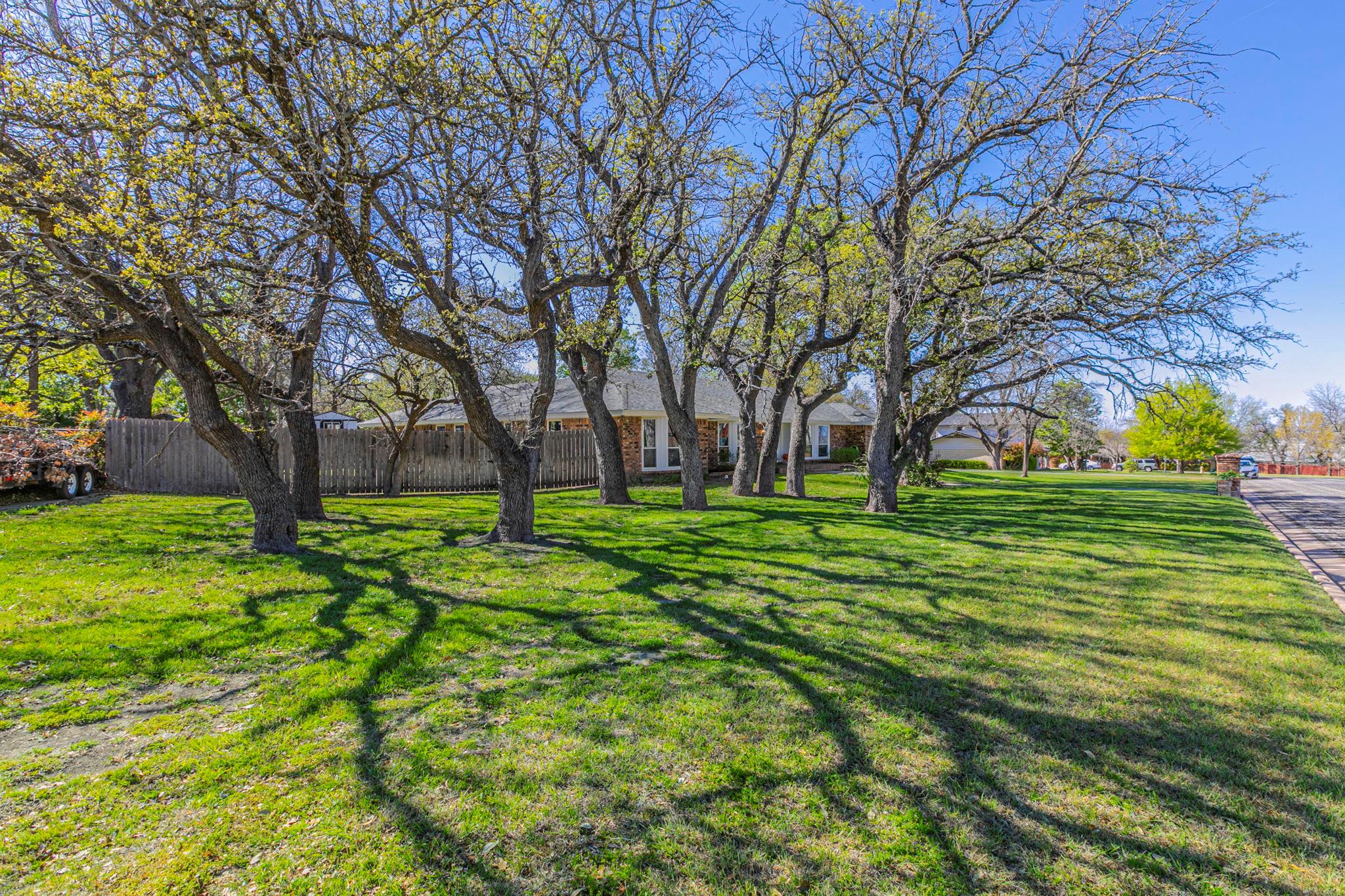 208 Highland Oaks Dr, Harker Heights, TX 76548