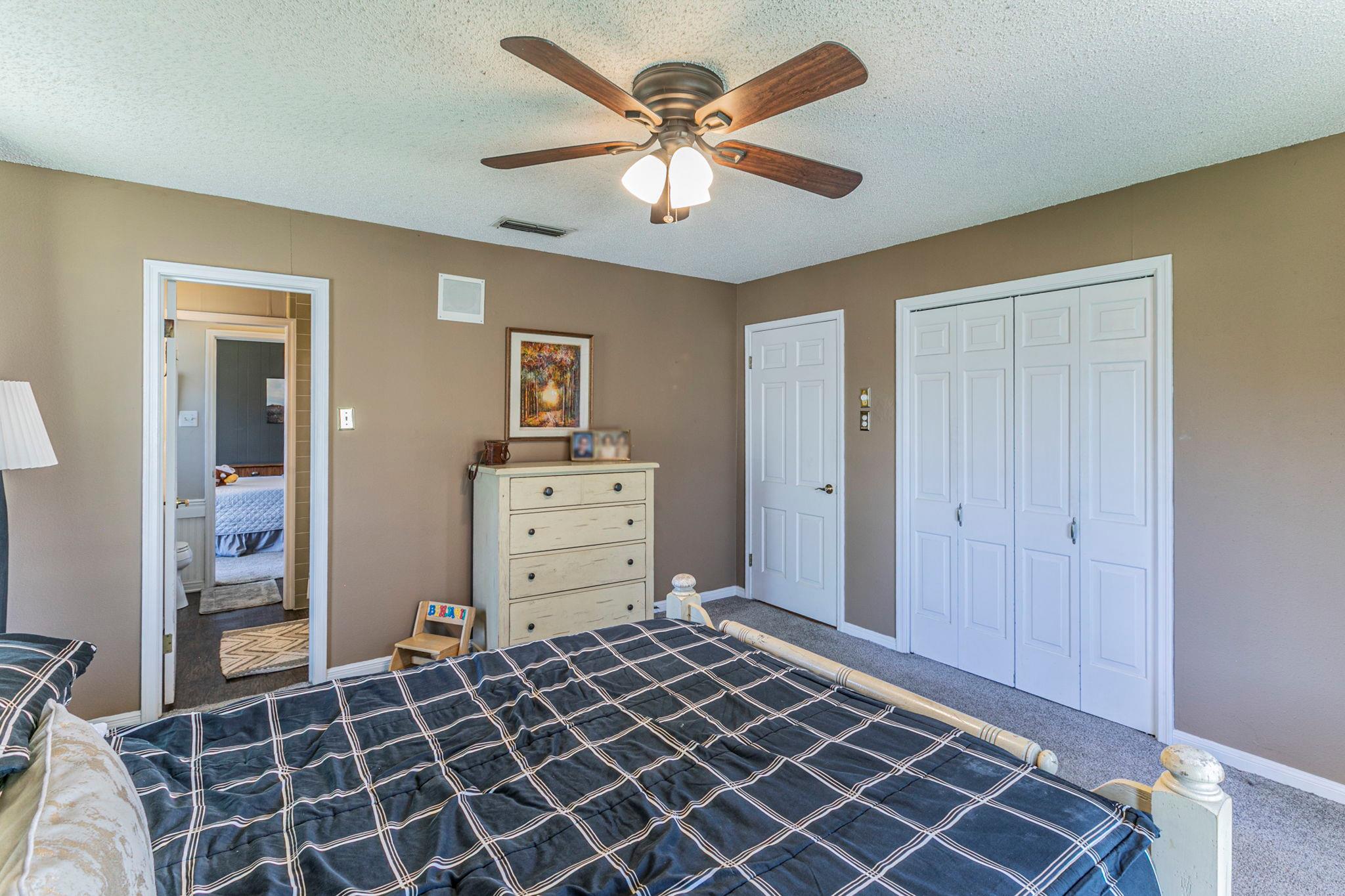 208 Highland Oaks Dr, Harker Heights, TX 76548