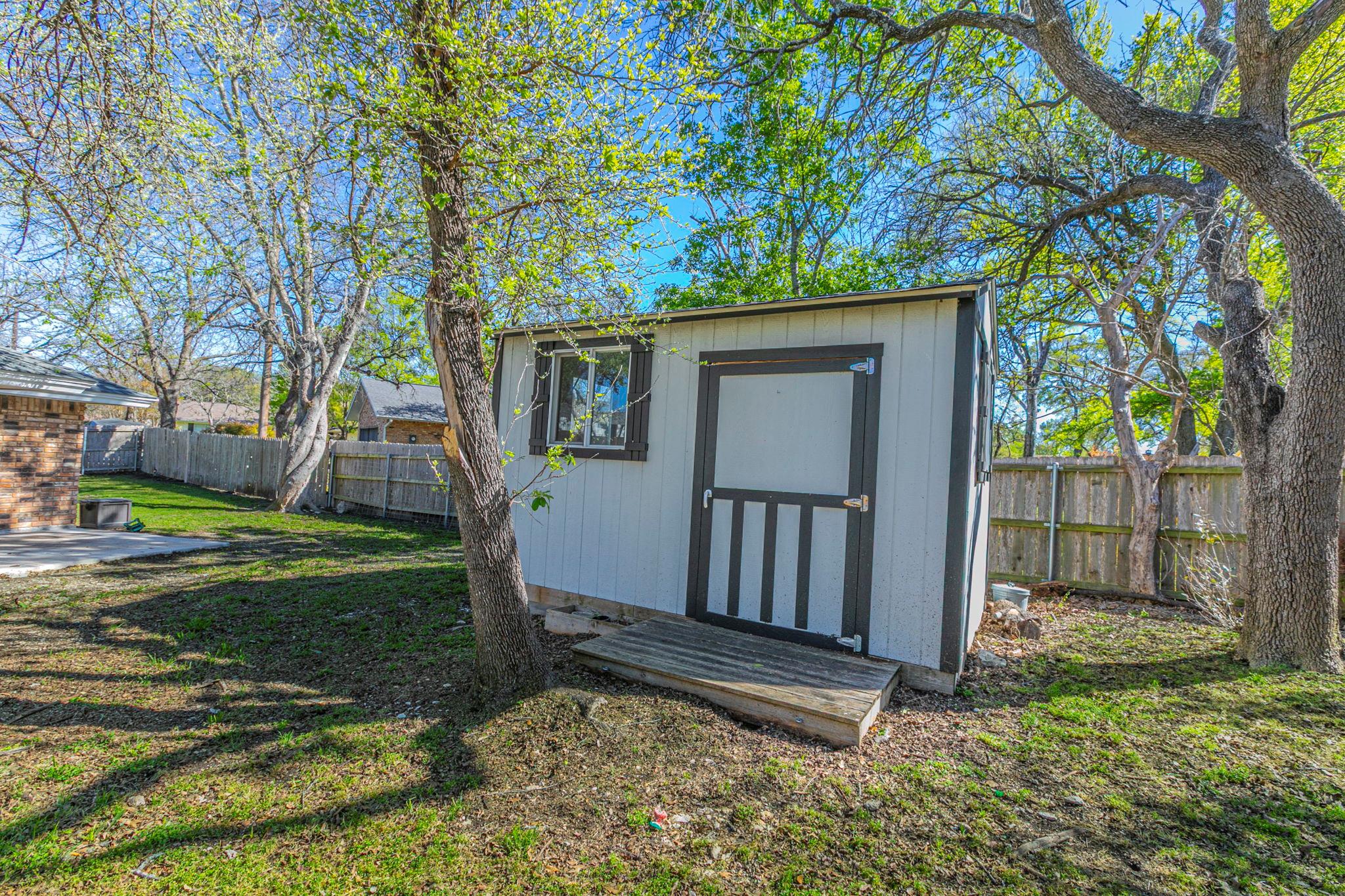 208 Highland Oaks Dr, Harker Heights, TX 76548