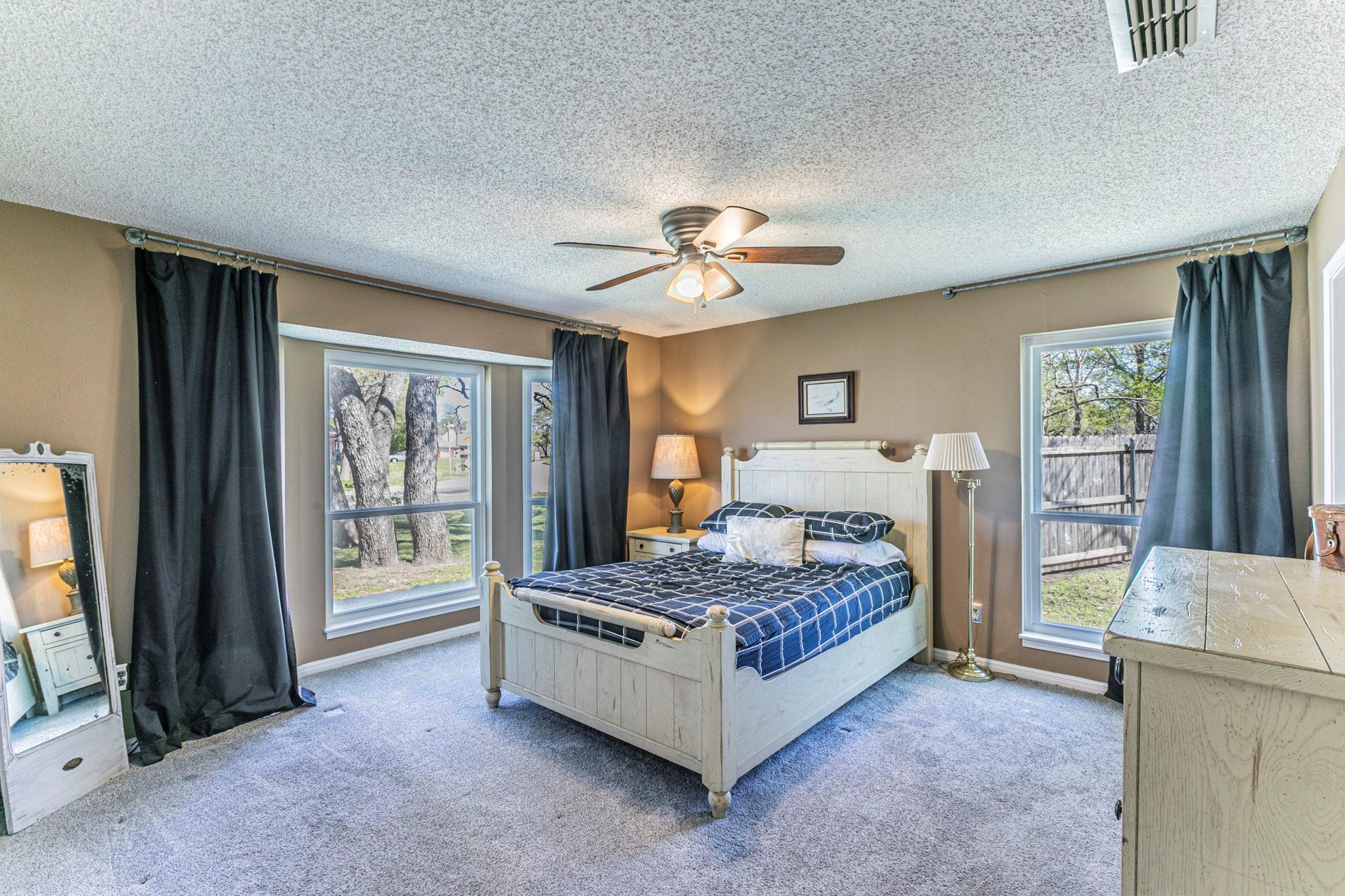 208 Highland Oaks Dr, Harker Heights, TX 76548