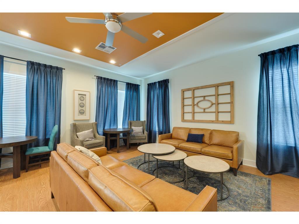 2400 Louis Henna Blvd # 305, Round Rock, TX 78664