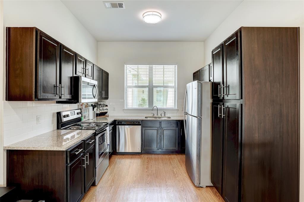 2400 Louis Henna Blvd # 305, Round Rock, TX 78664