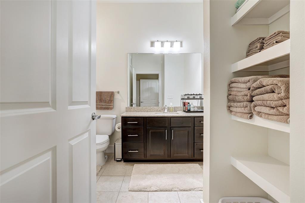 2400 Louis Henna Blvd # 305, Round Rock, TX 78664