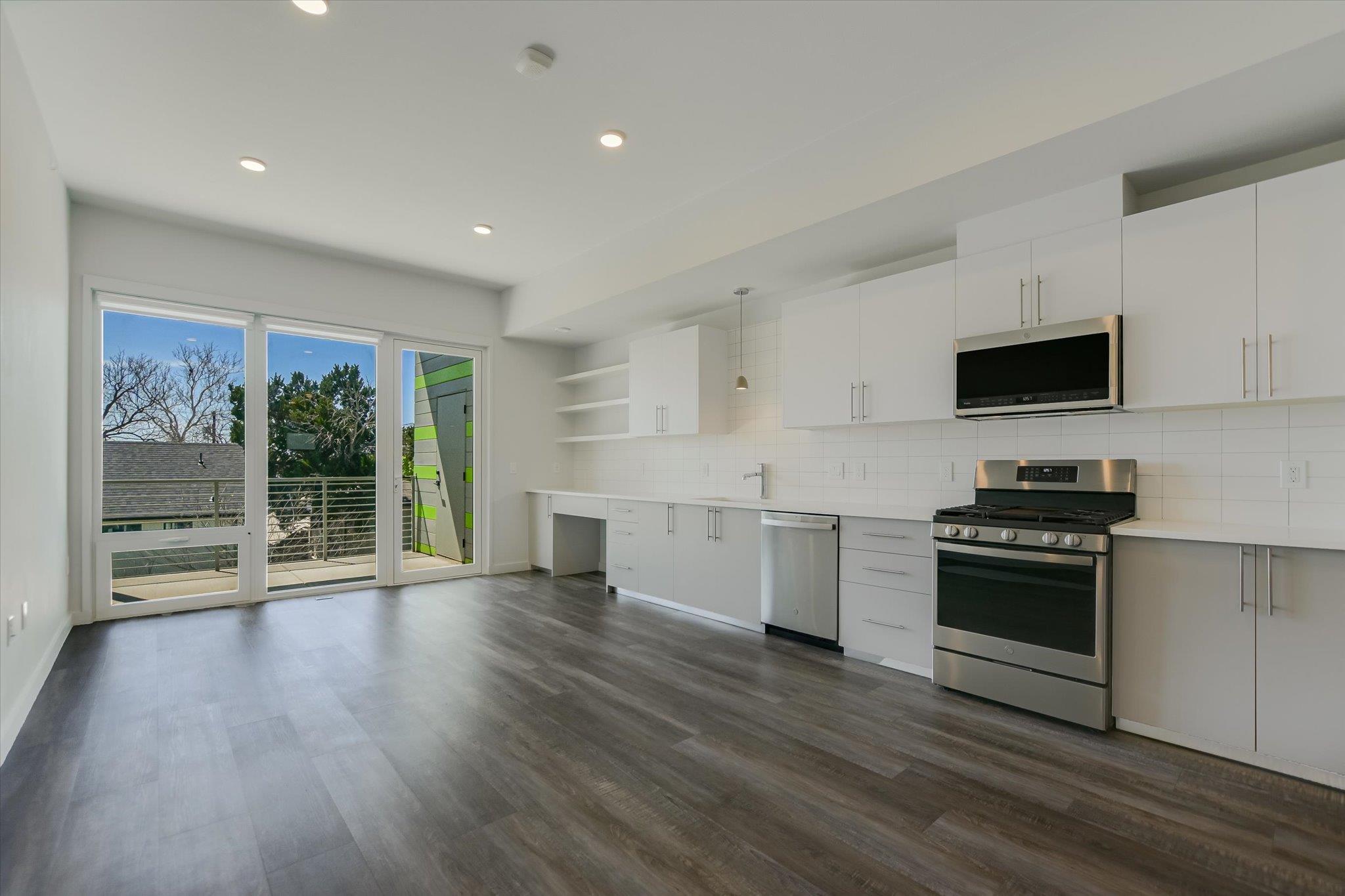 4004 Banister Ln # 312, Austin, TX 78704