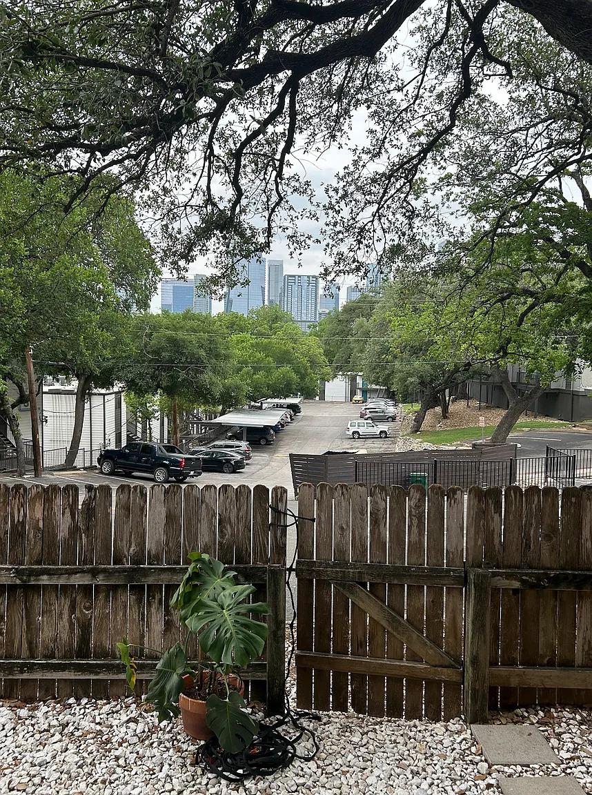 620 S 1st St # 106, Austin, TX 78704