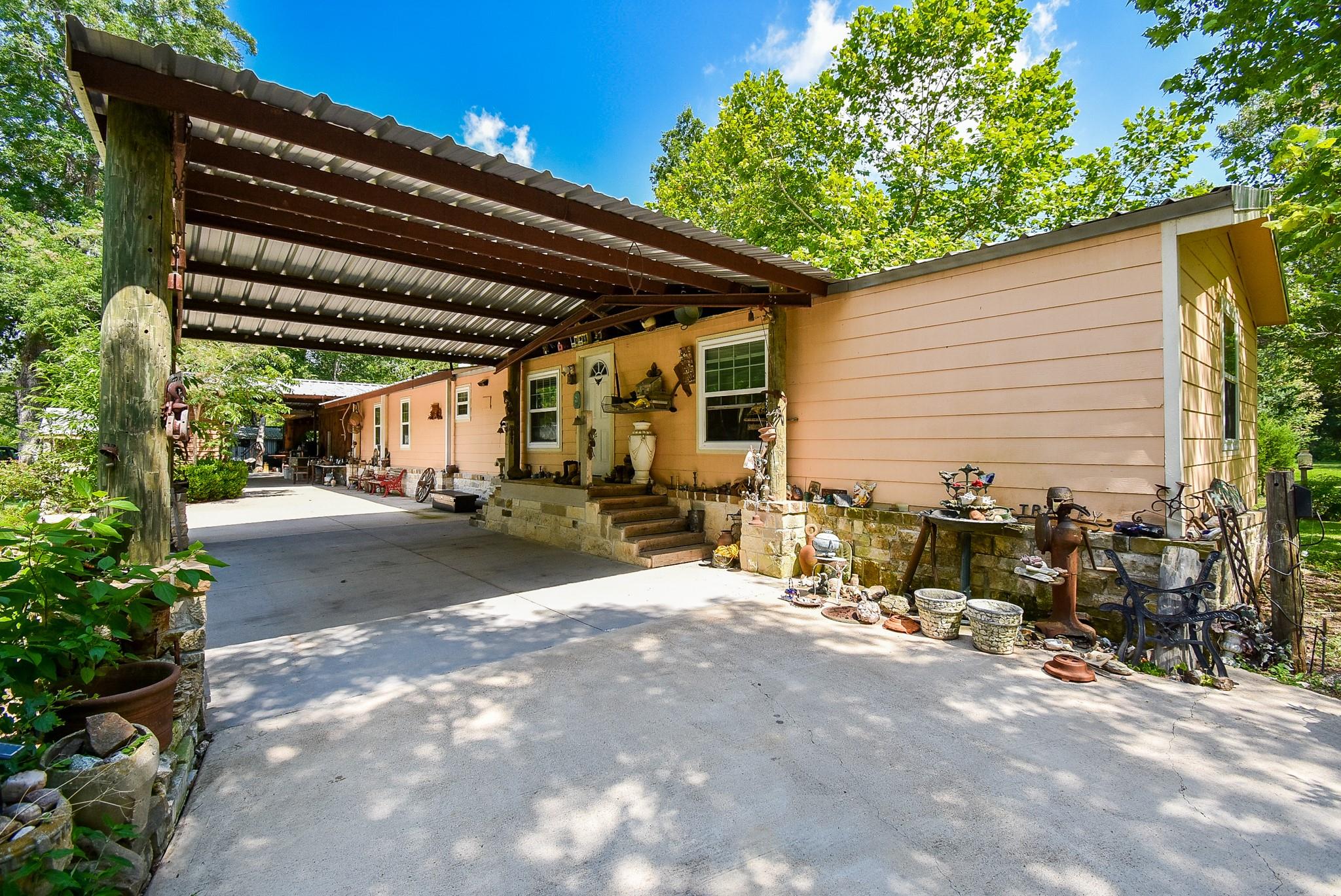 39551 Donigan Rd, Brookshire, TX 77423